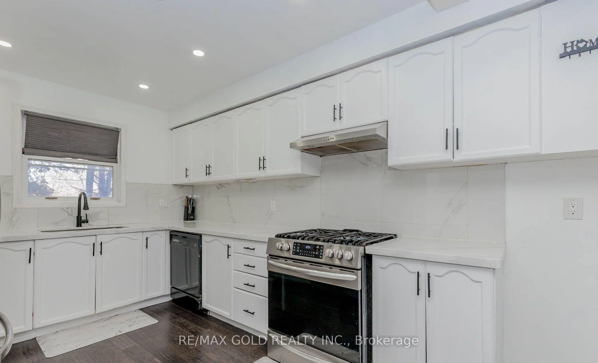 Photo 5 of 55 Desert Sand Drive, Brampton, Sandringham-Wellington — HOMEH