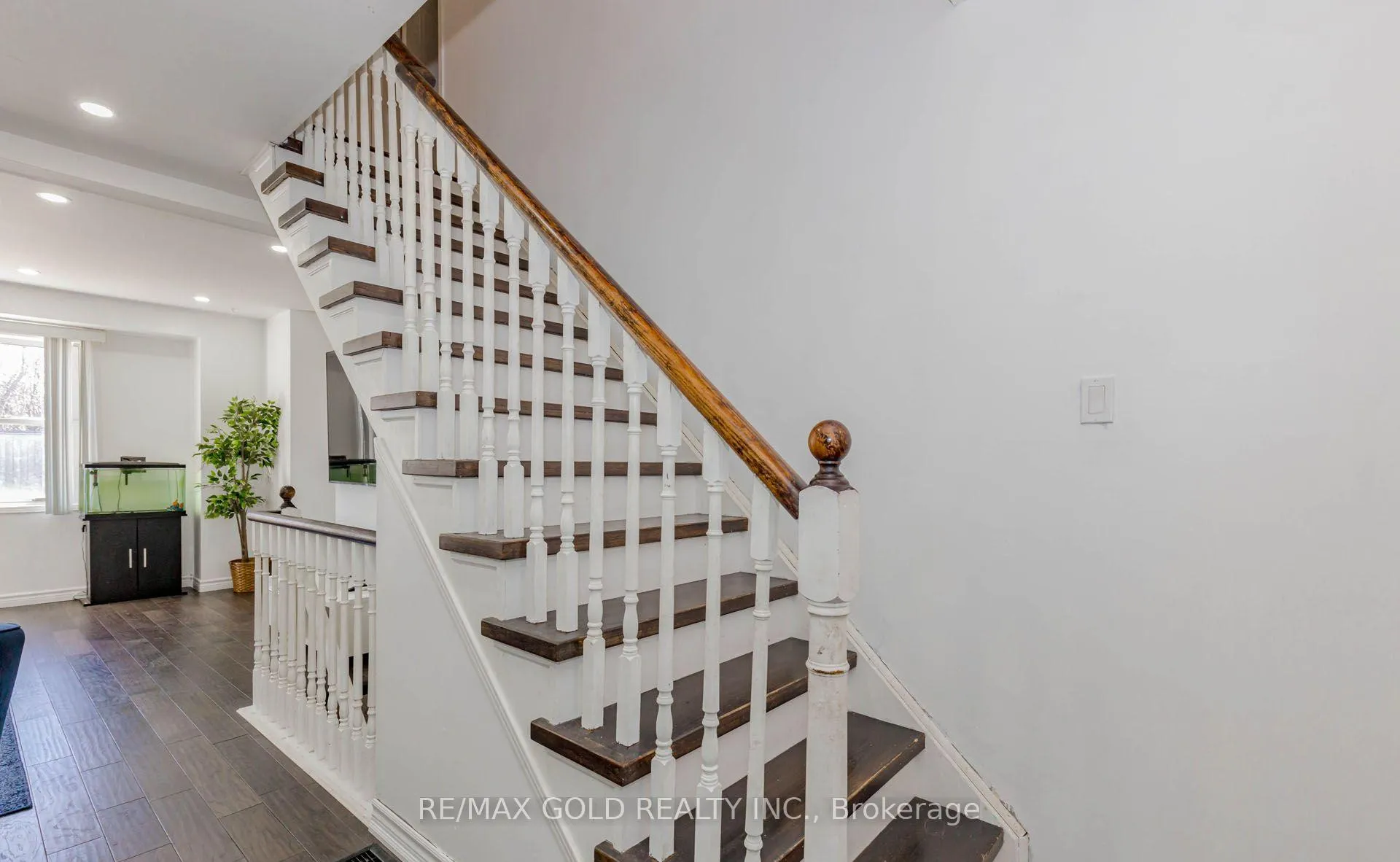Photo 12 of 55 Desert Sand Drive, Brampton, Sandringham-Wellington — HOMEH