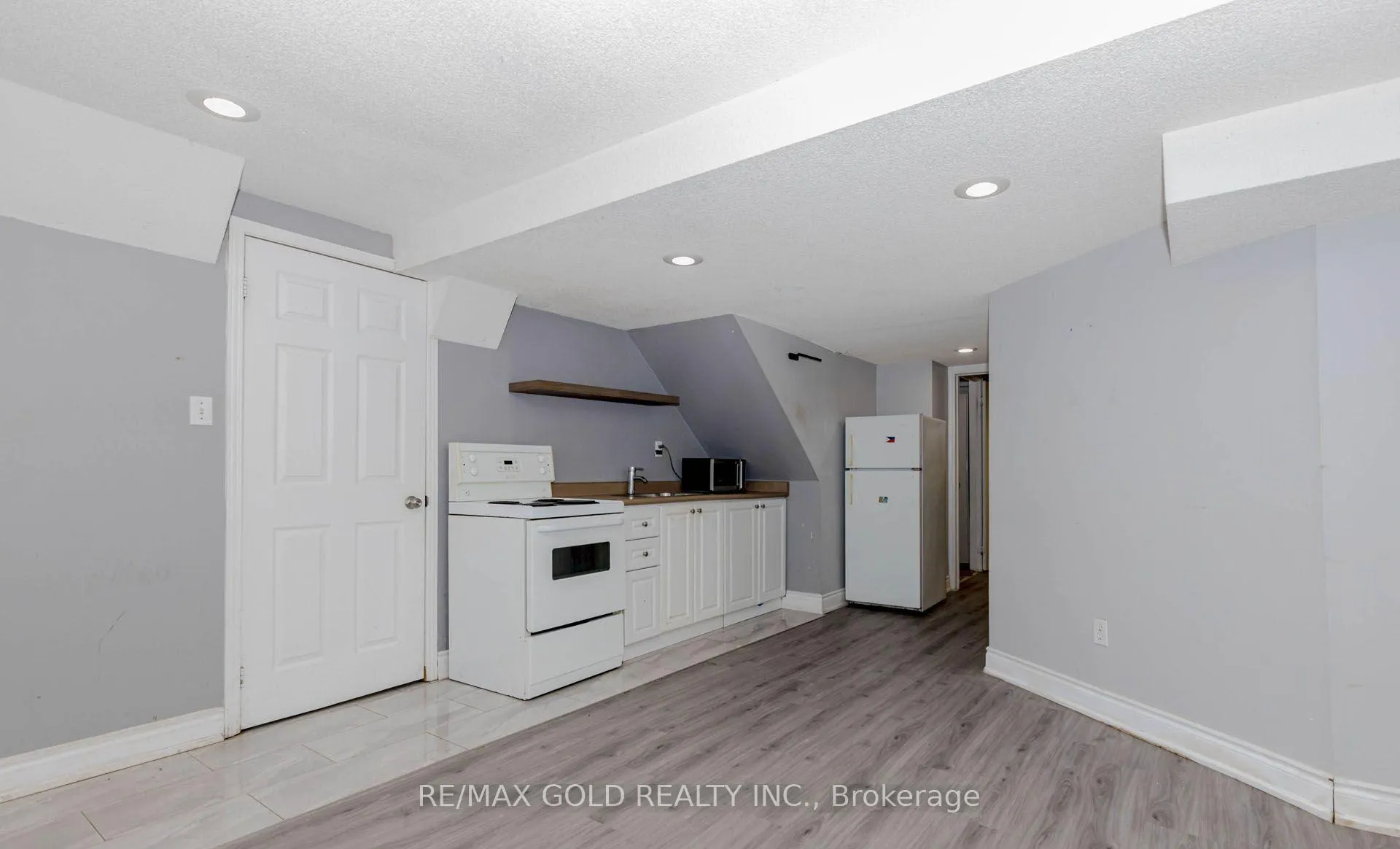 Photo 26 of 55 Desert Sand Drive, Brampton, Sandringham-Wellington — HOMEH