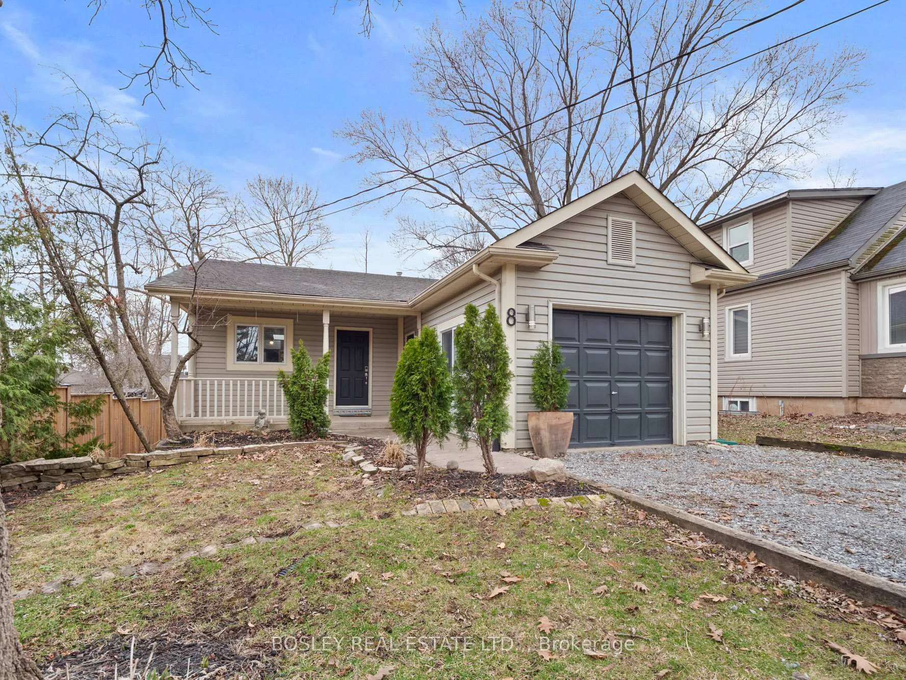 Photo 1 of 8 Emmett Street, Pelham, Fonthill — HOMEH