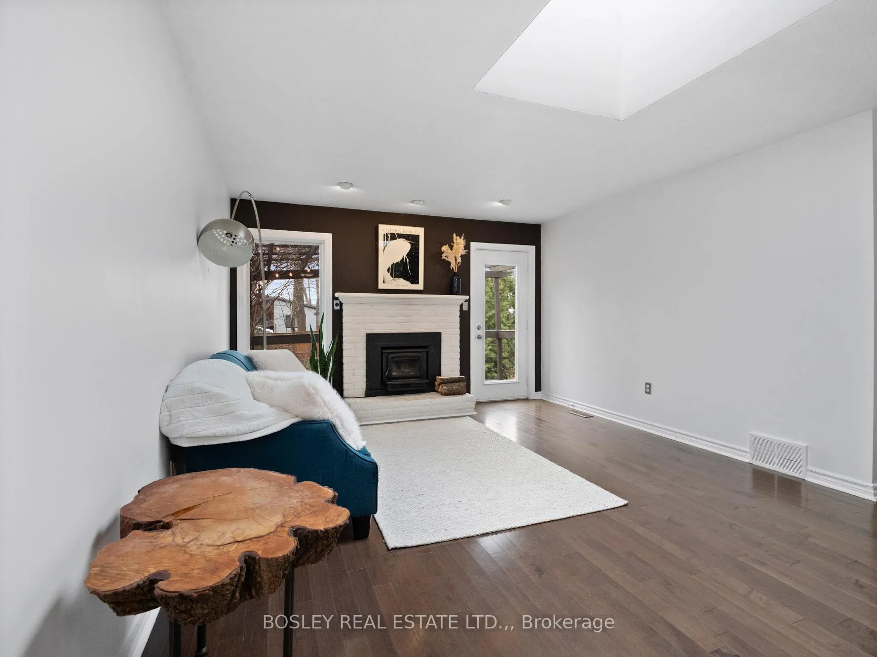 Photo 12 of 8 Emmett Street, Pelham, Fonthill — HOMEH