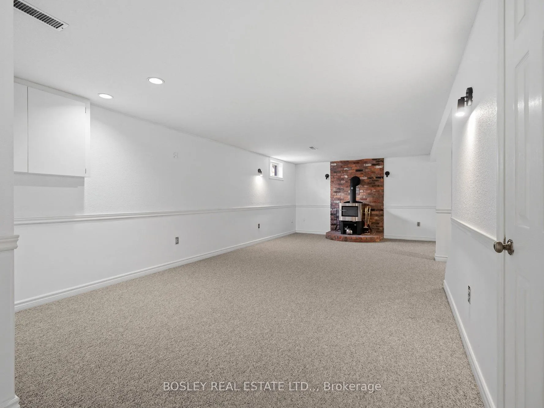 Photo 16 of 8 Emmett Street, Pelham, Fonthill — HOMEH