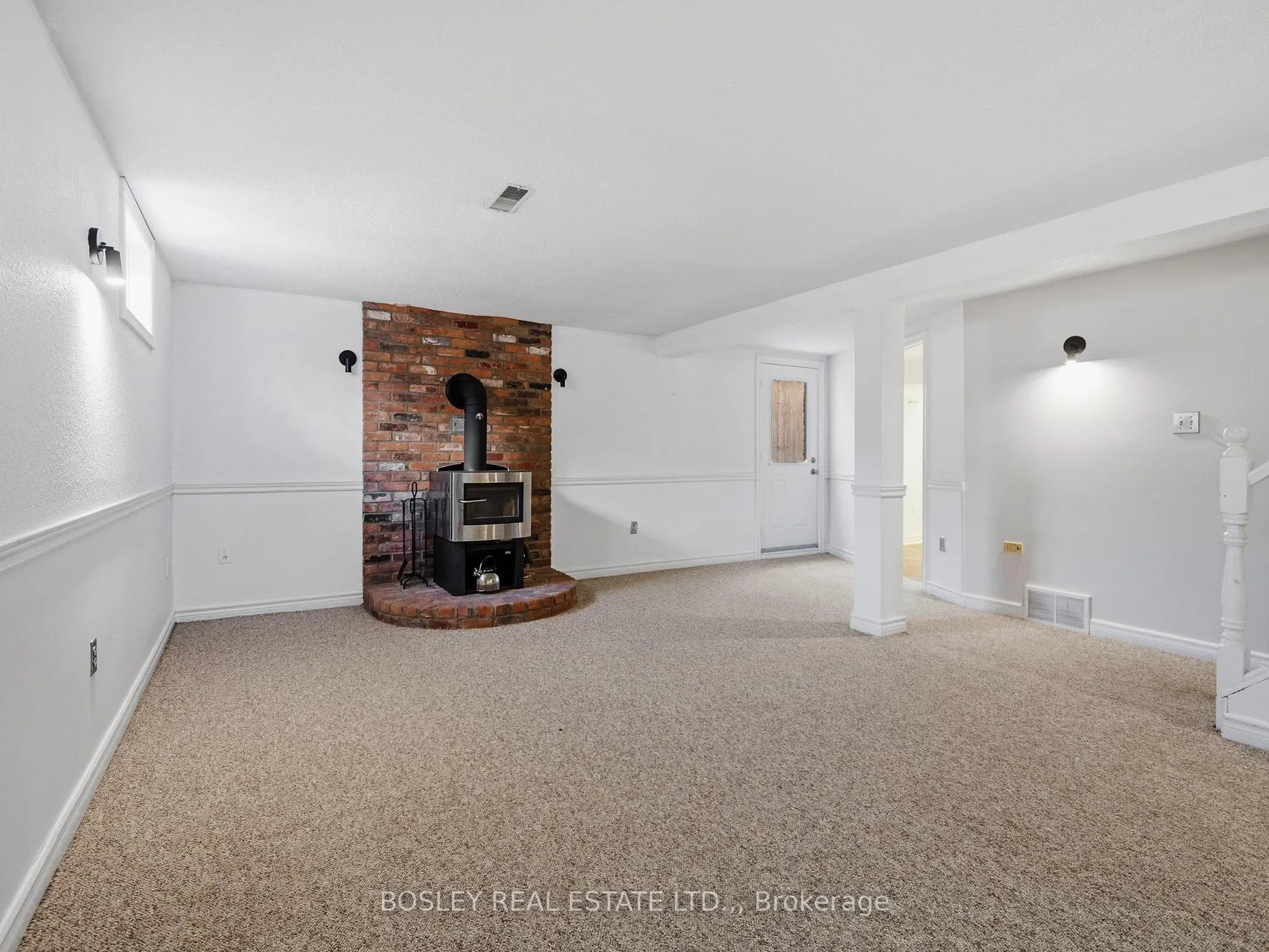 Photo 18 of 8 Emmett Street, Pelham, Fonthill — HOMEH