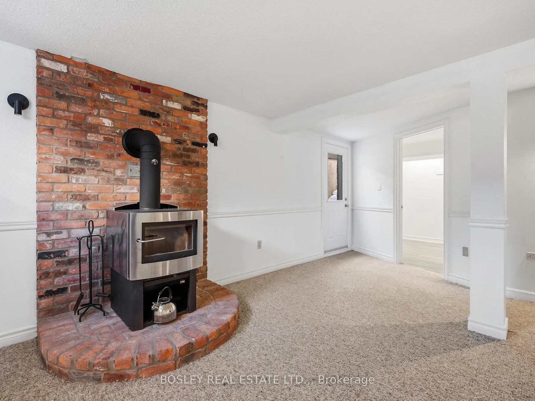 Photo 19 of 8 Emmett Street, Pelham, Fonthill — HOMEH