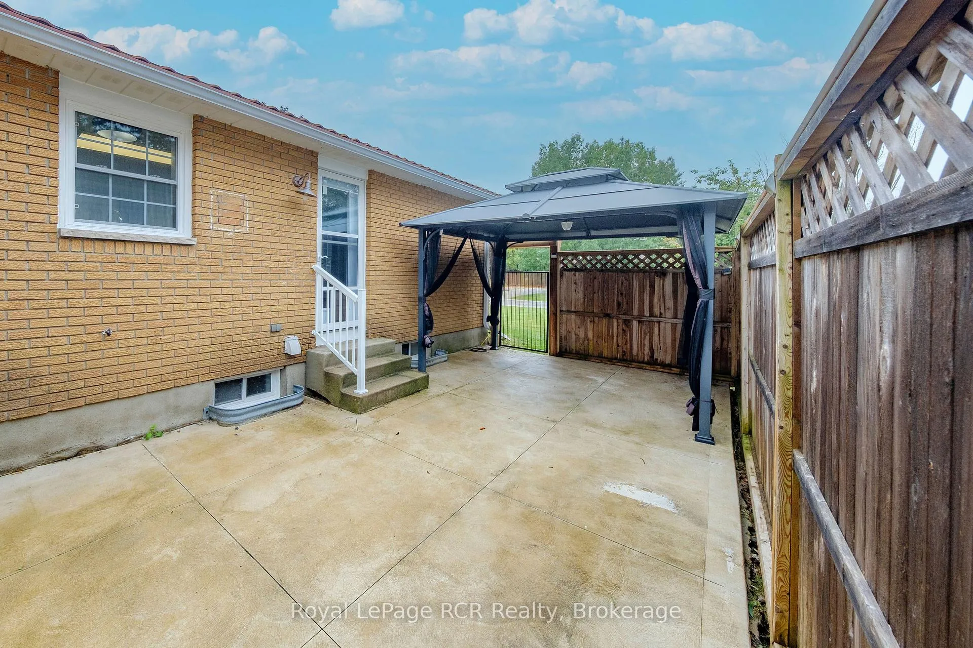 Photo 2 of 427 Highland Drive, Kincardine — HOMEH