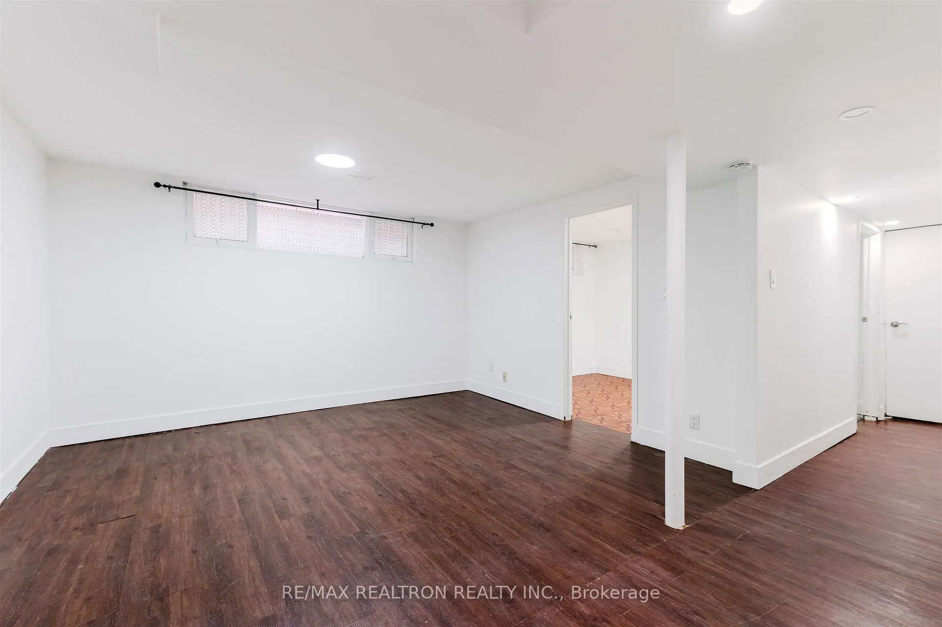 Photo 4 of Unit Lower, 20 Castleton Avenue, Toronto, Rockcliffe-Smythe — HOMEH