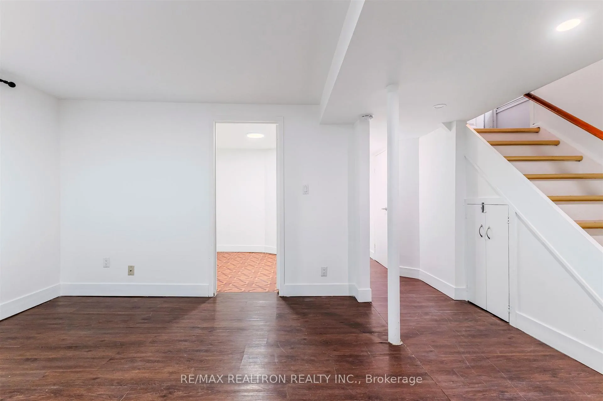 Photo 12 of Unit Lower, 20 Castleton Avenue, Toronto, Rockcliffe-Smythe — HOMEH