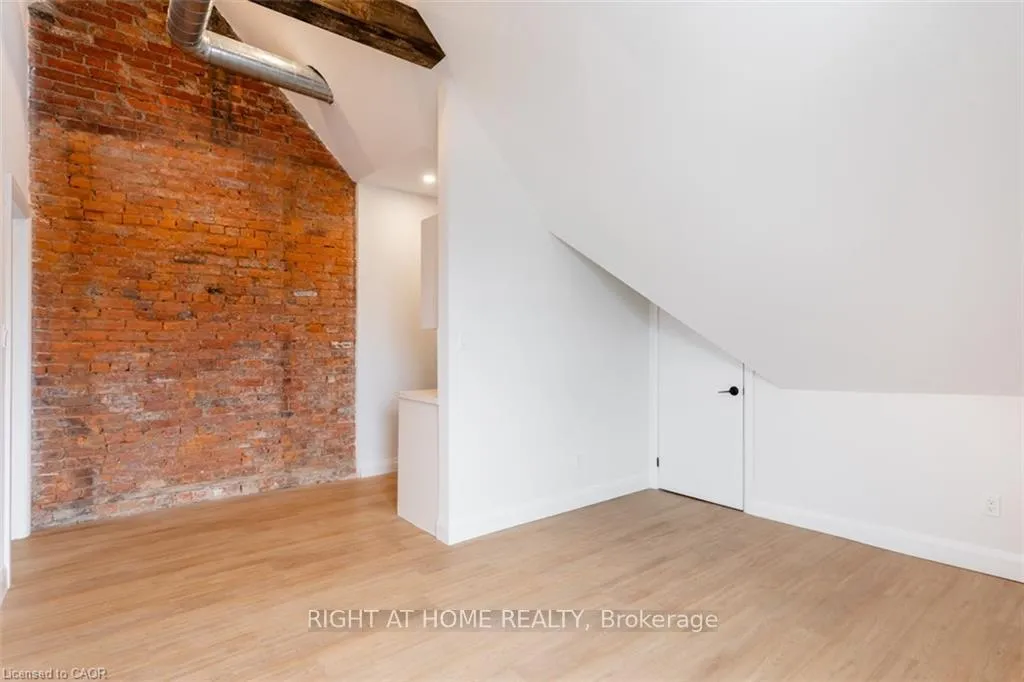 Photo 6 of Unit 3, 113 Catharine Street N, Hamilton, Beasley — HOMEH