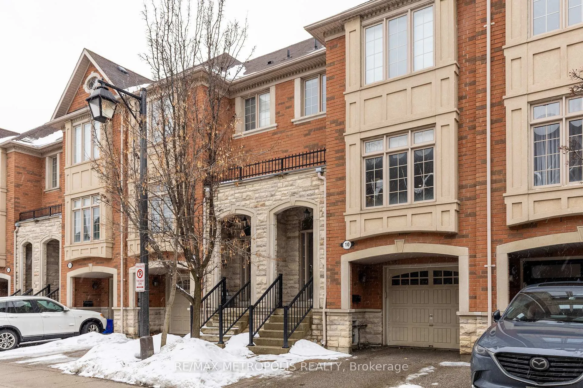 Photo 2 of 10 George Bogg Road, Vaughan, East Woodbridge — HOMEH