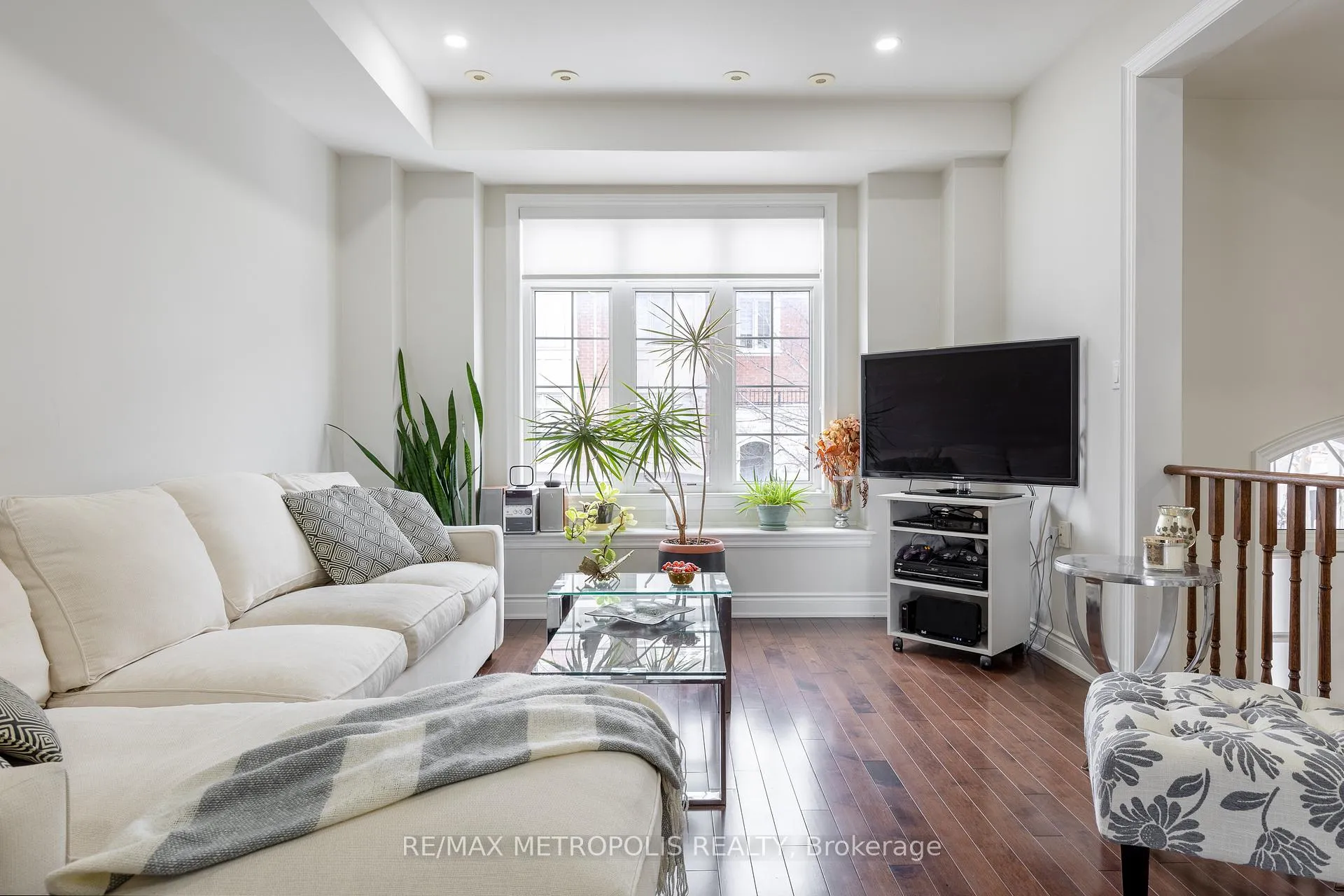 Photo 5 of 10 George Bogg Road, Vaughan, East Woodbridge — HOMEH