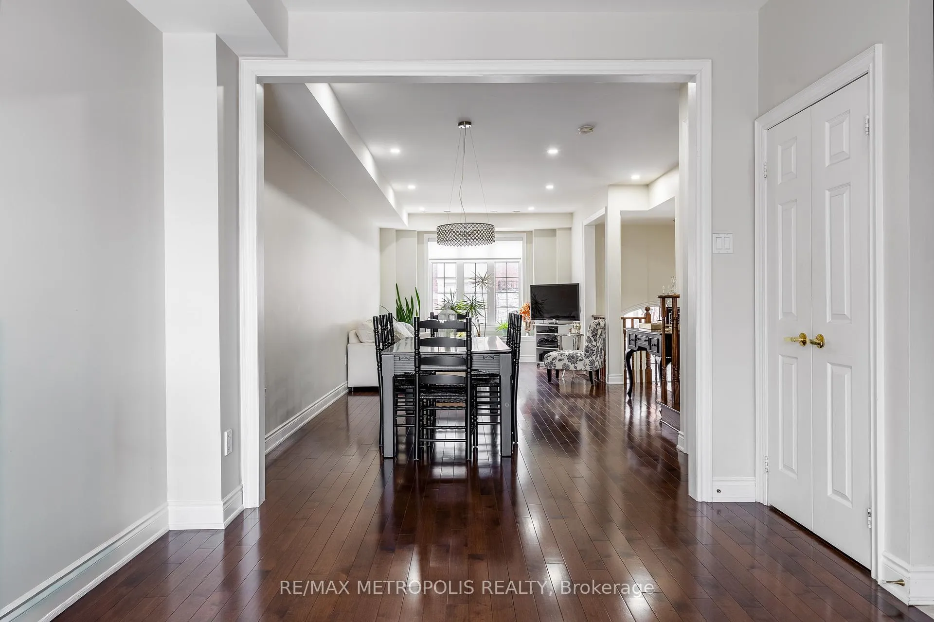 Photo 8 of 10 George Bogg Road, Vaughan, East Woodbridge — HOMEH