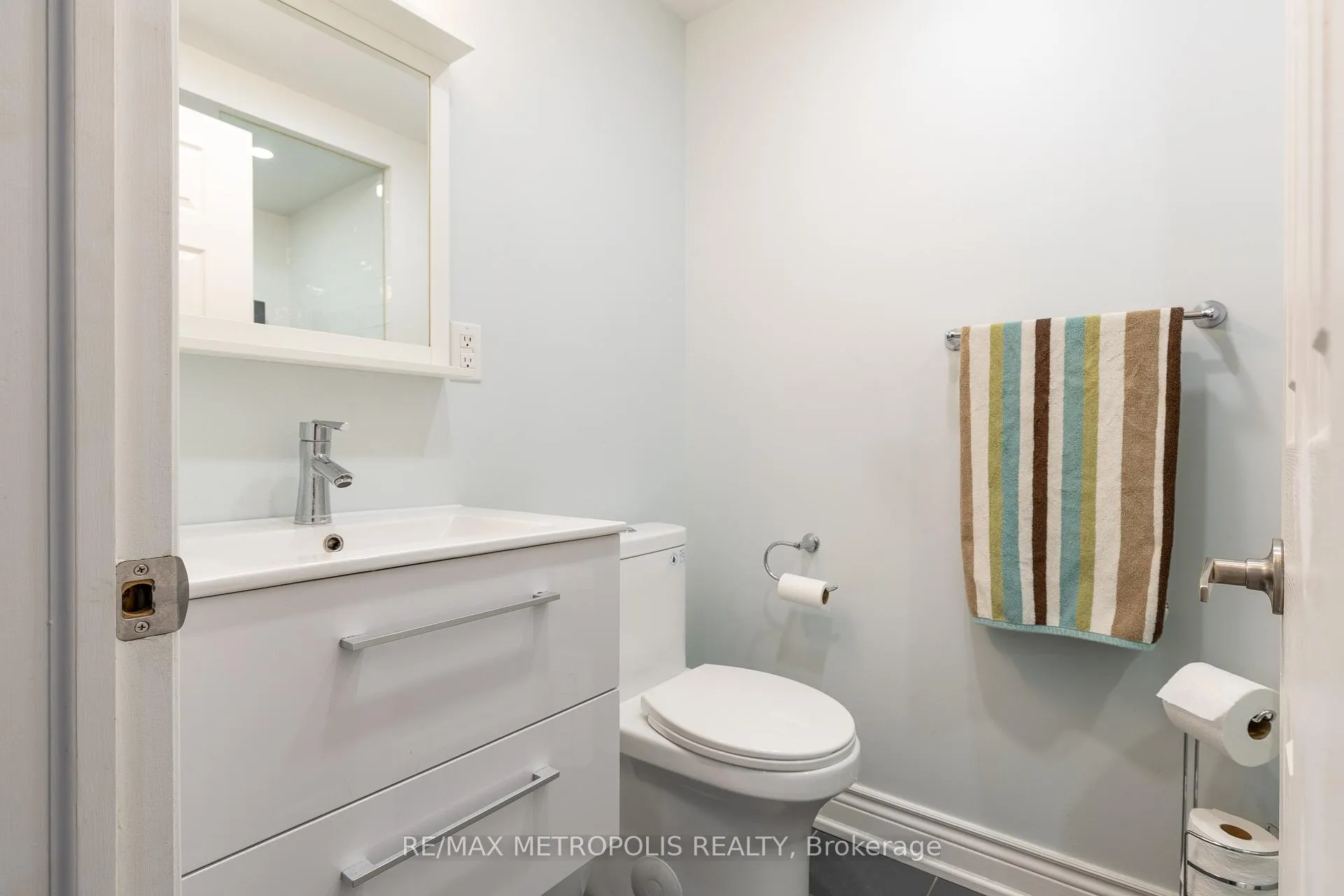 Photo 17 of 10 George Bogg Road, Vaughan, East Woodbridge — HOMEH