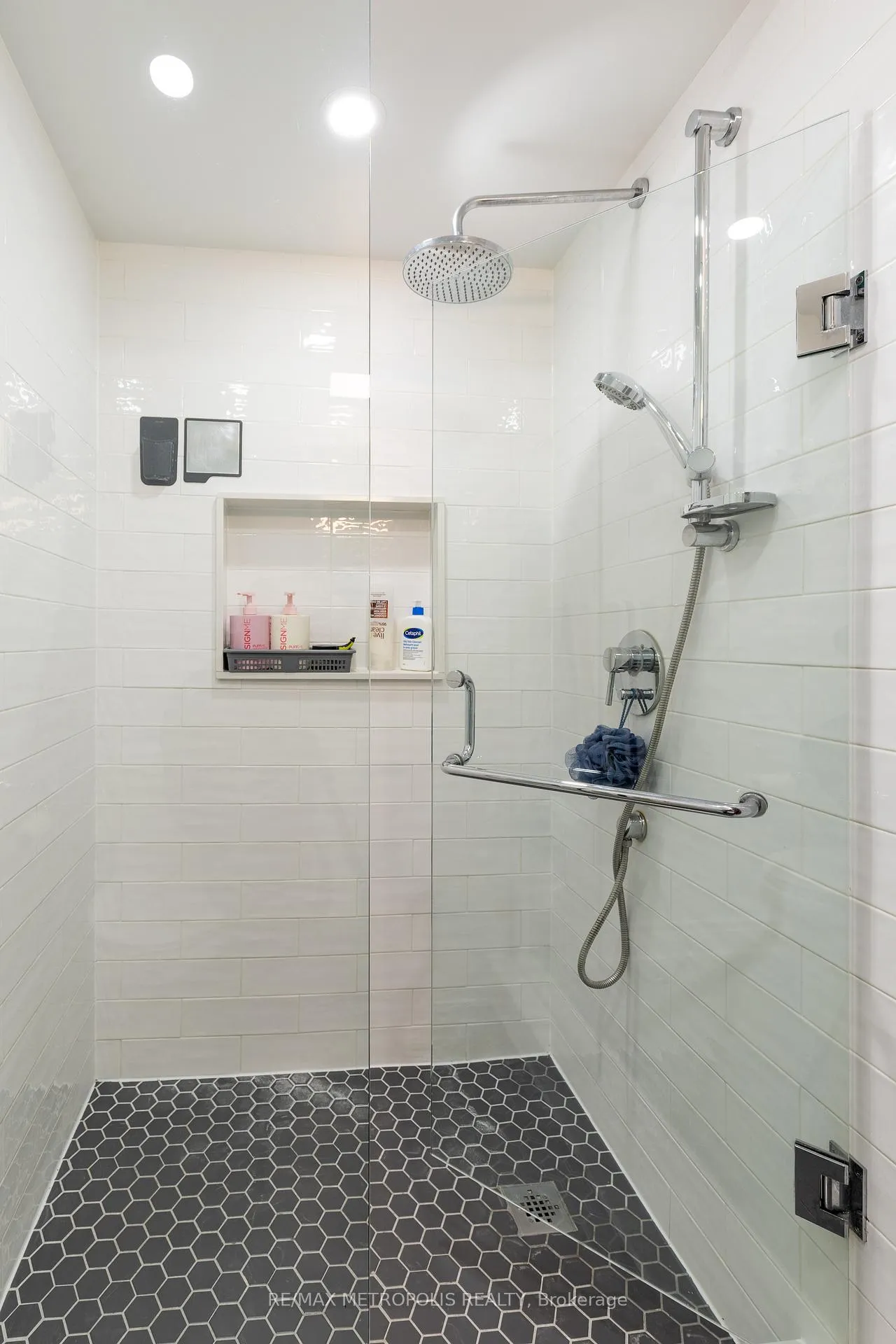 Photo 19 of 10 George Bogg Road, Vaughan, East Woodbridge — HOMEH