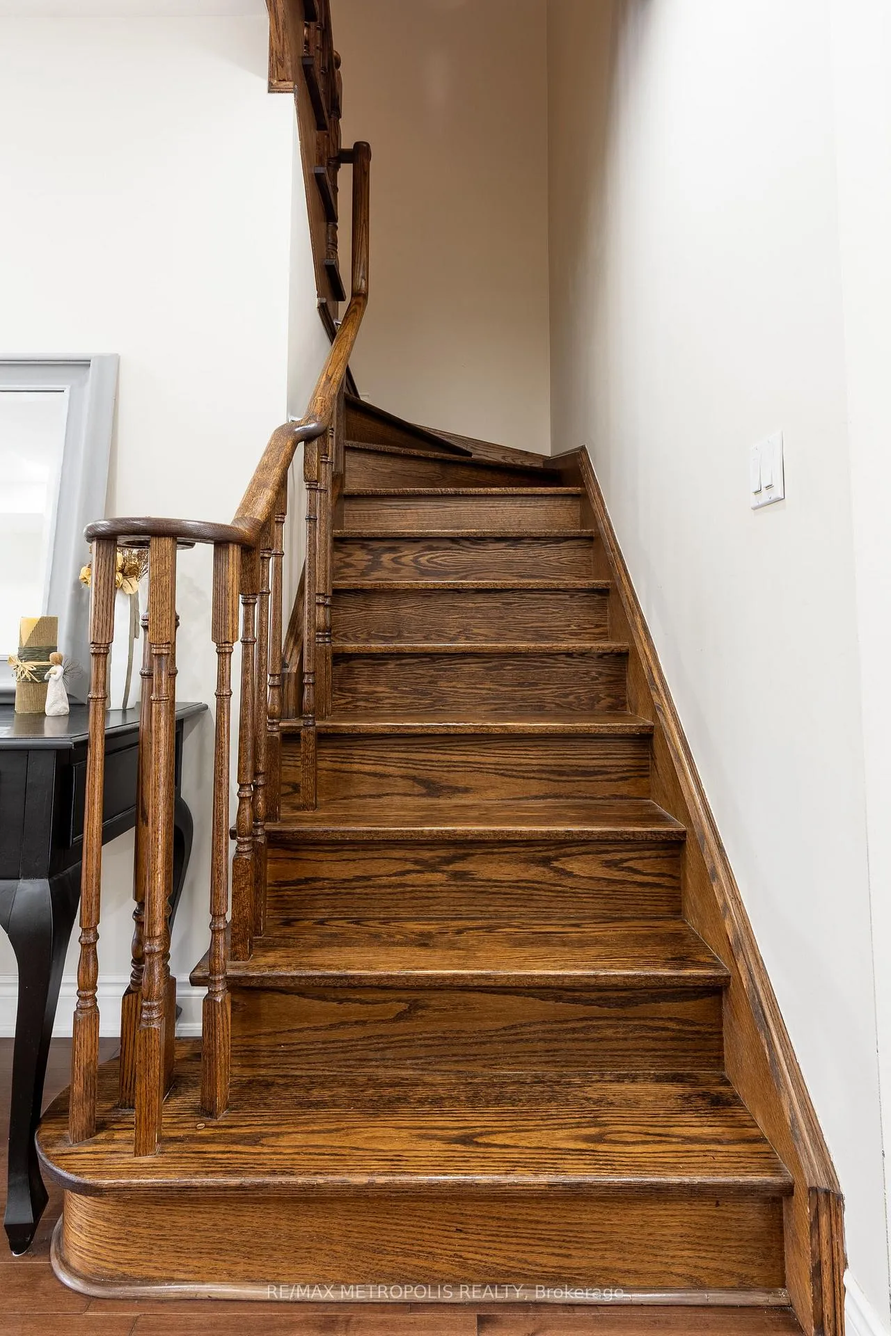 Photo 34 of 10 George Bogg Road, Vaughan, East Woodbridge — HOMEH