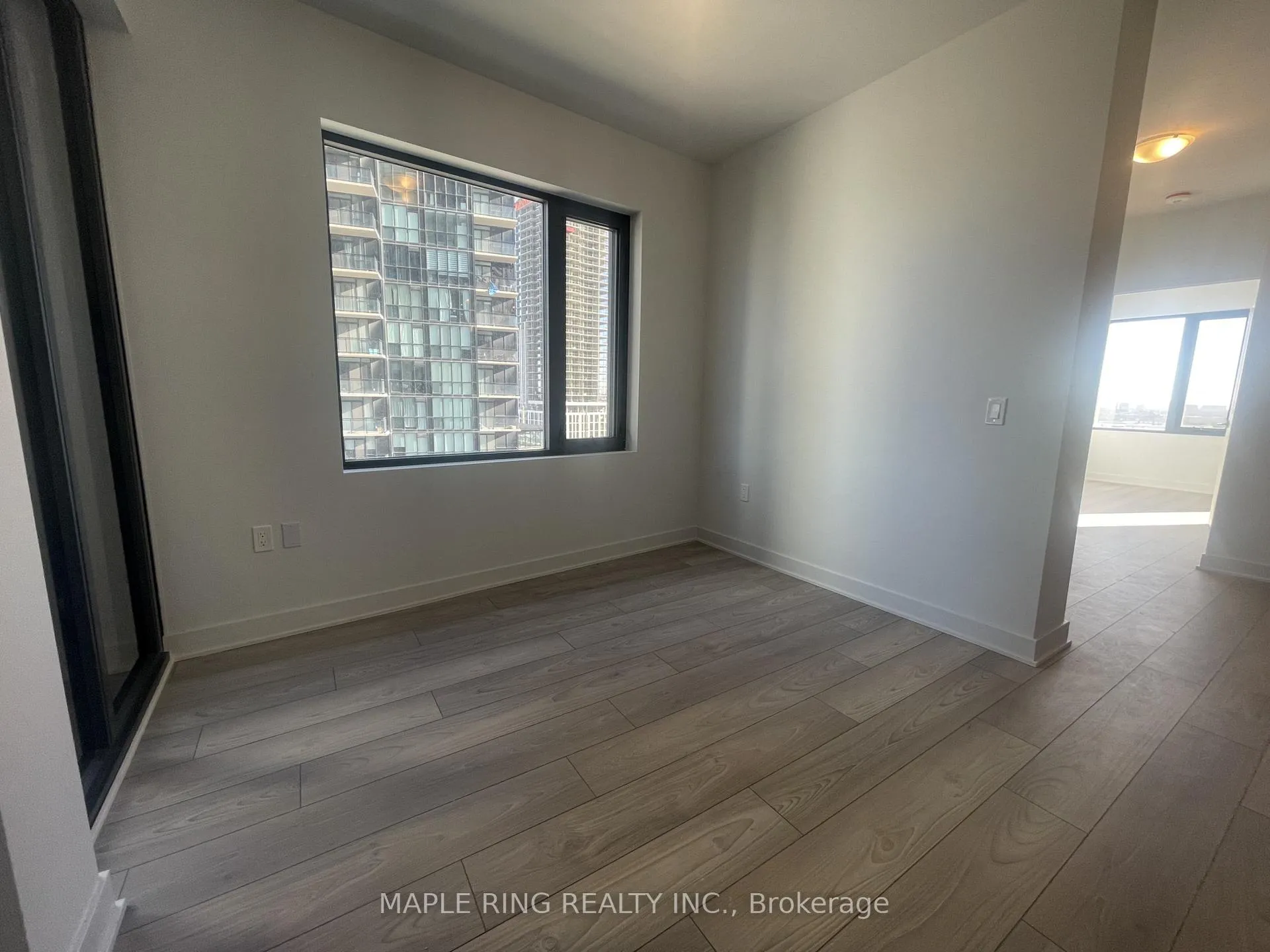 Photo 5 of Unit 907, 2920 Highway 7 Road, Vaughan, Concord — HOMEH
