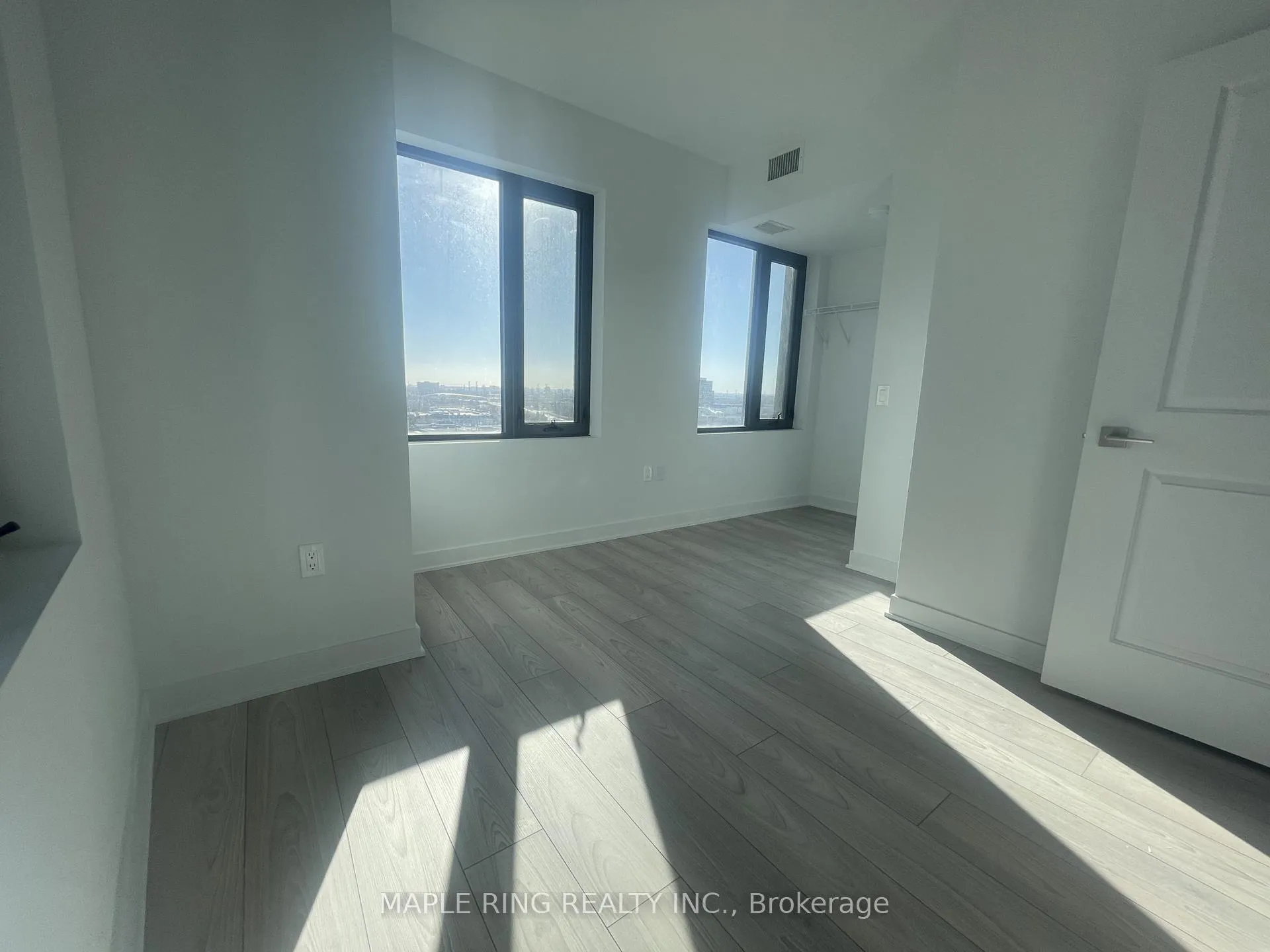 Photo 9 of Unit 907, 2920 Highway 7 Road, Vaughan, Concord — HOMEH