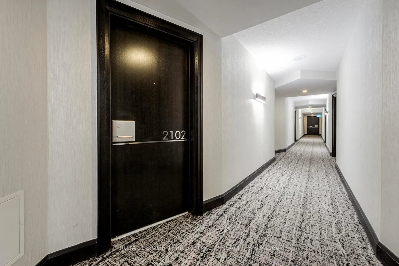Photo 3 of Unit 2102, 25 The Esplanade, Toronto, Waterfront Communities — HOMEH