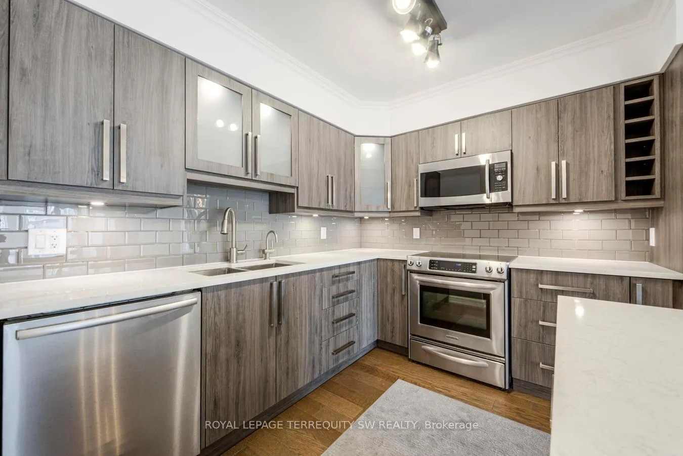 Photo 7 of Unit 2102, 25 The Esplanade, Toronto, Waterfront Communities — HOMEH