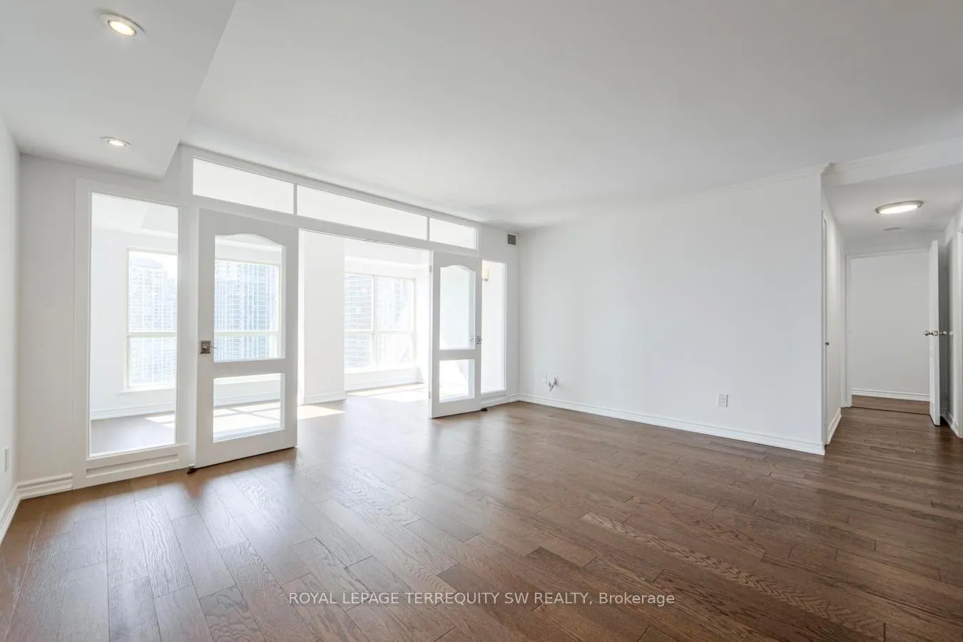 Photo 15 of Unit 2102, 25 The Esplanade, Toronto, Waterfront Communities — HOMEH
