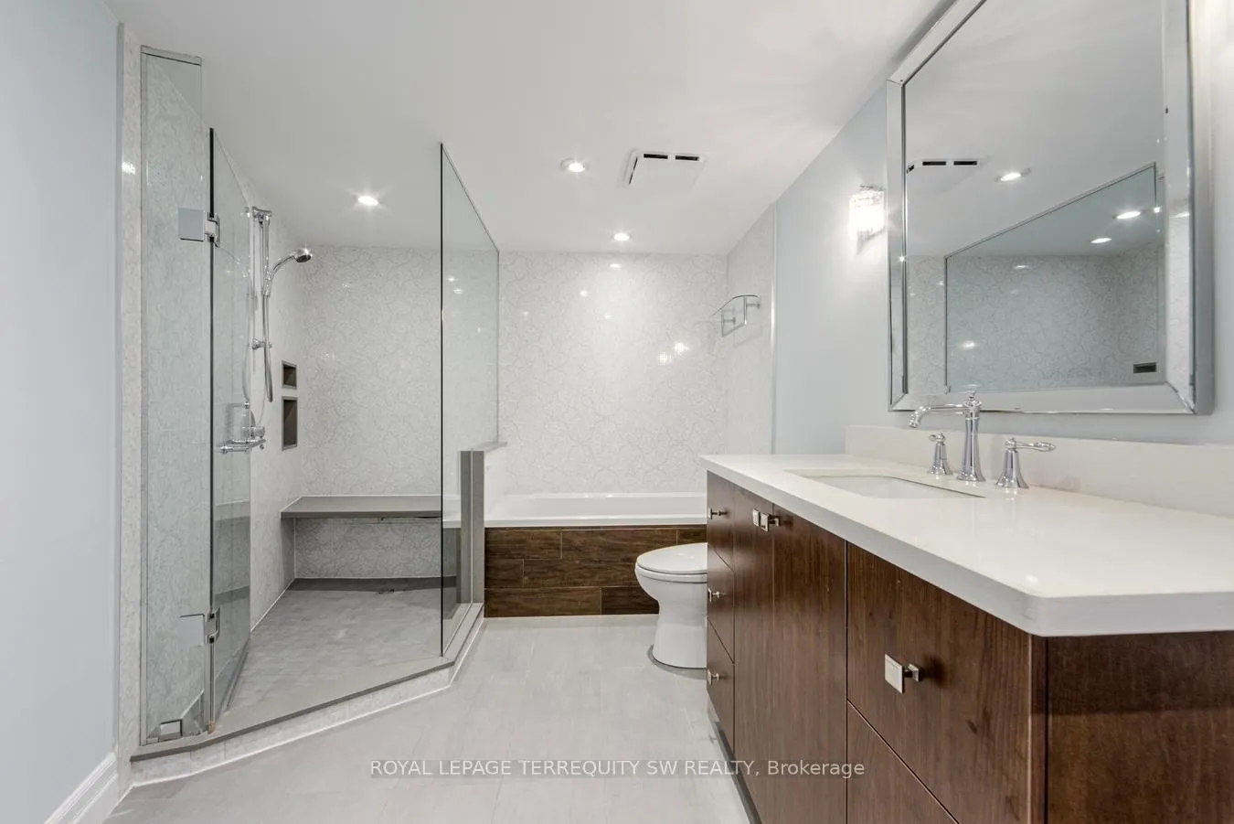 Photo 26 of Unit 2102, 25 The Esplanade, Toronto, Waterfront Communities — HOMEH