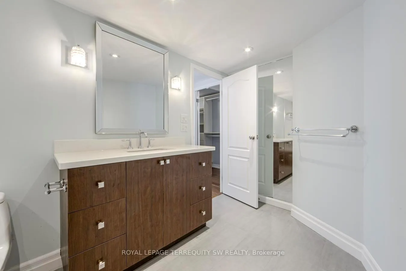 Photo 27 of Unit 2102, 25 The Esplanade, Toronto, Waterfront Communities — HOMEH