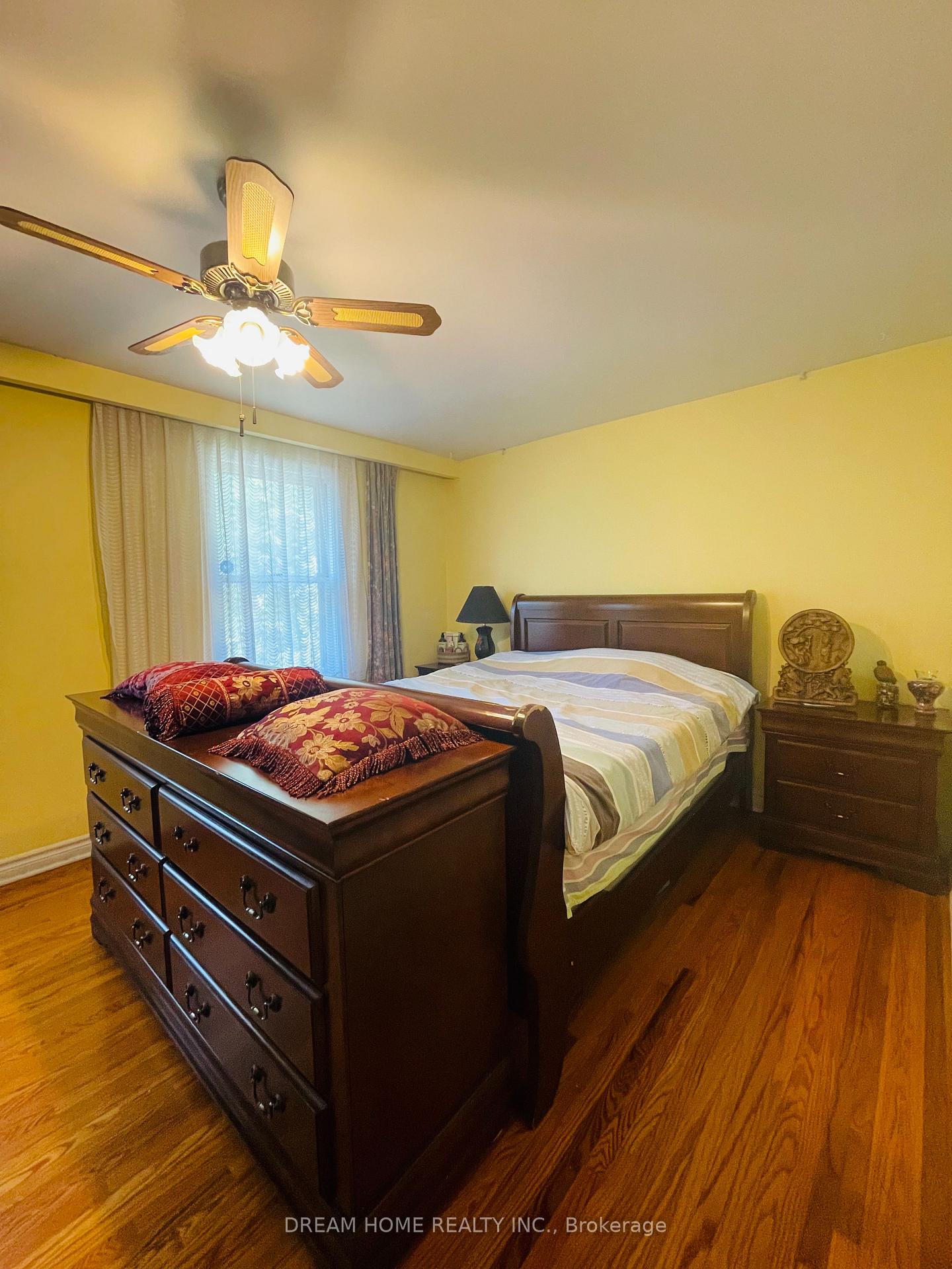Photo 5 of 93 Babcombe Drive, Markham, Bayview Glen — HOMEH