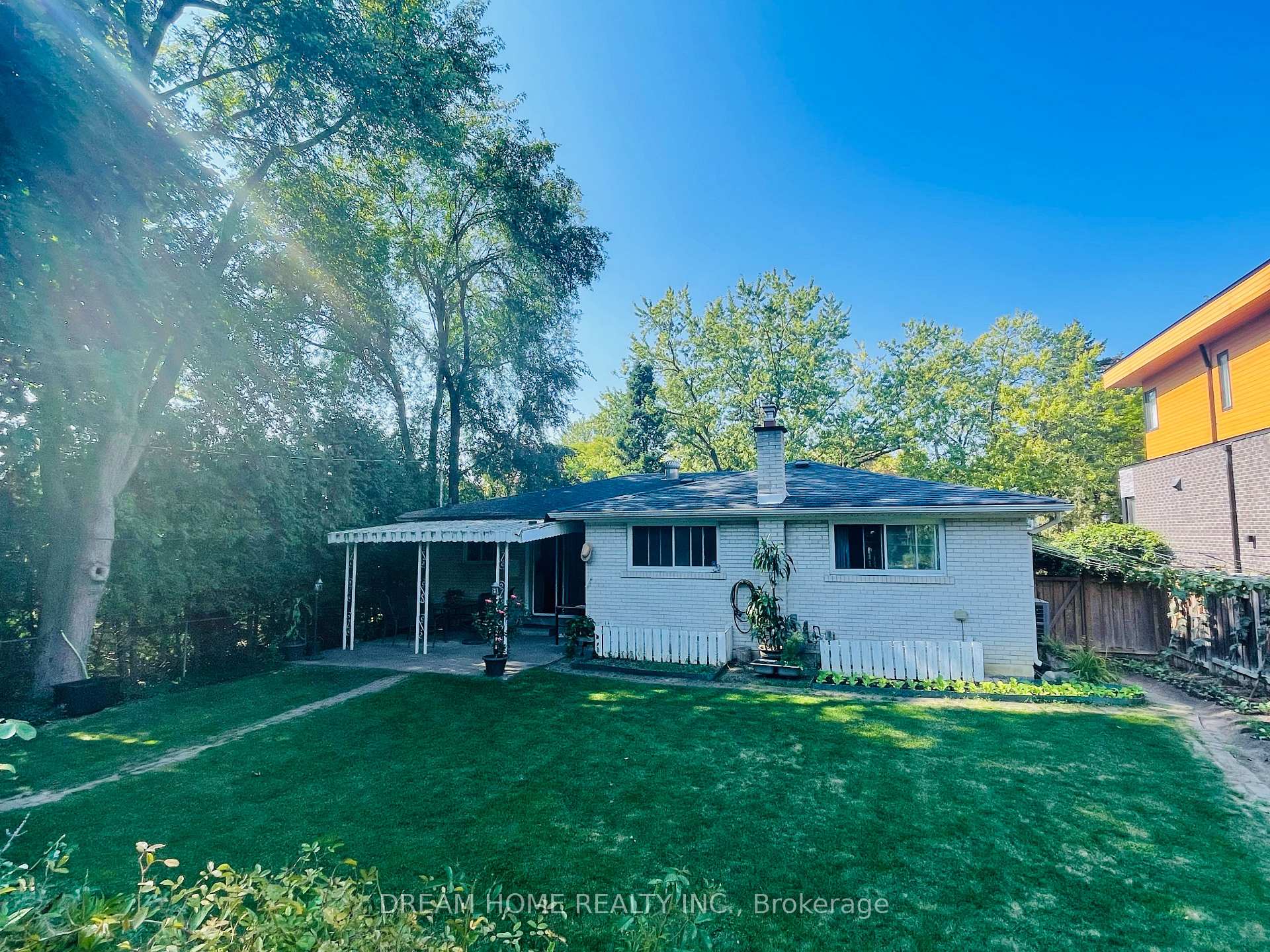 Photo 6 of 93 Babcombe Drive, Markham, Bayview Glen — HOMEH