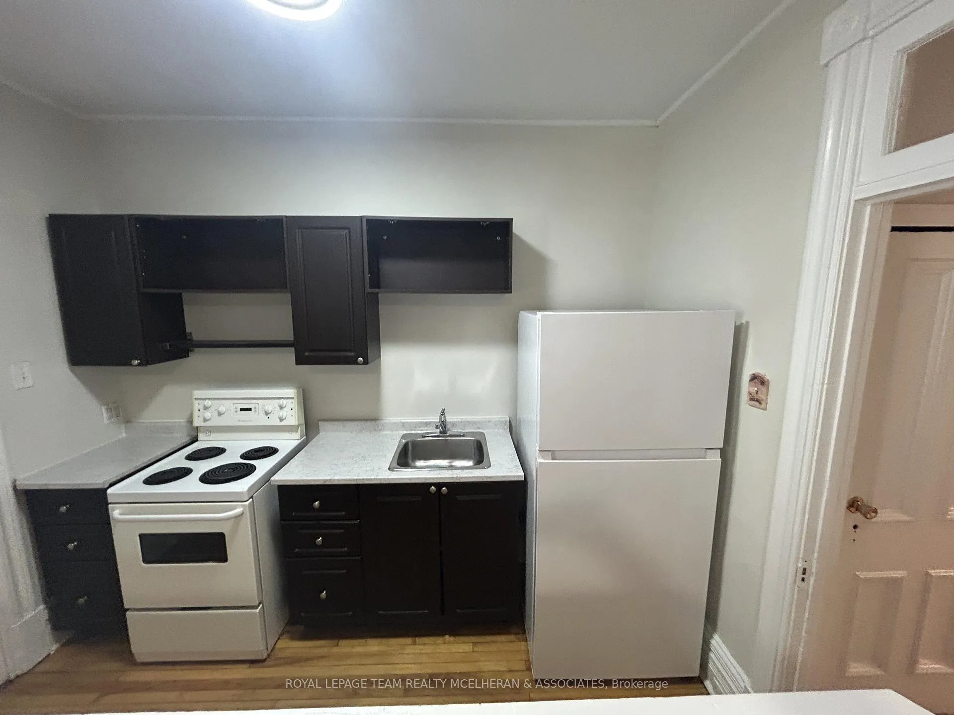 Photo 3 of Unit 4, 54 Somerset Street W, Ottawa, Ottawa Centre/Golden Triangle — HOMEH