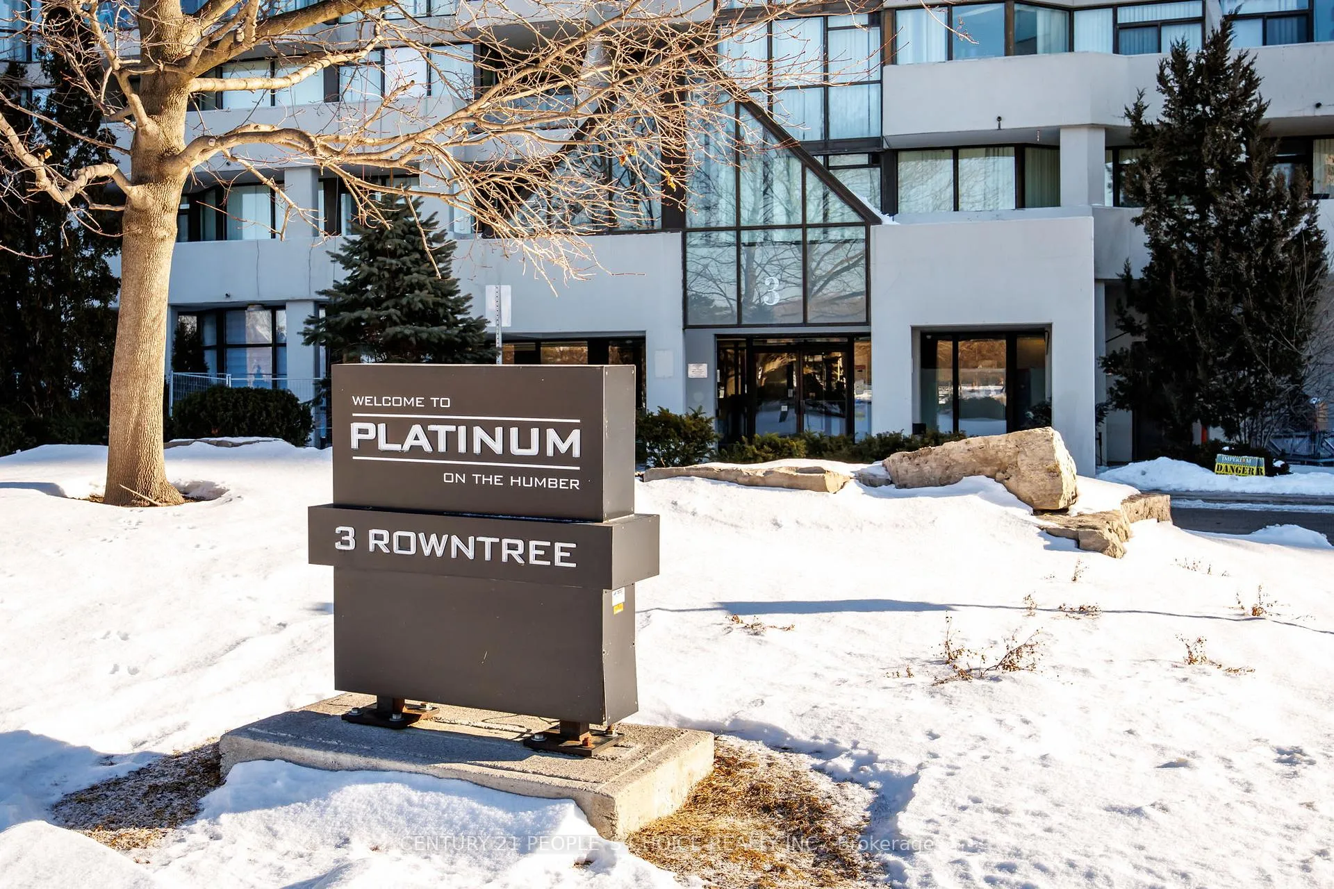Photo 2 of Unit 1605, 3 Rowntree Road, Etobicoke, Mount Olive-Silverstone-Jamestown — HOMEH