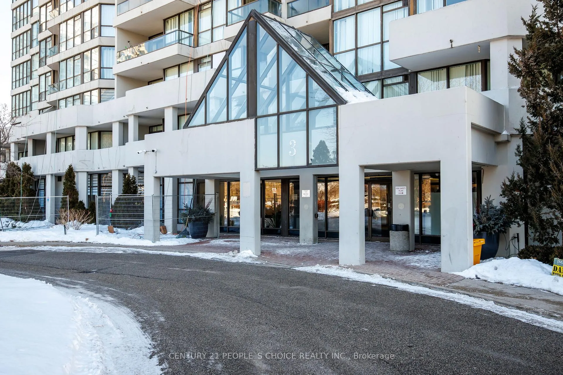 Photo 3 of Unit 1605, 3 Rowntree Road, Etobicoke, Mount Olive-Silverstone-Jamestown — HOMEH