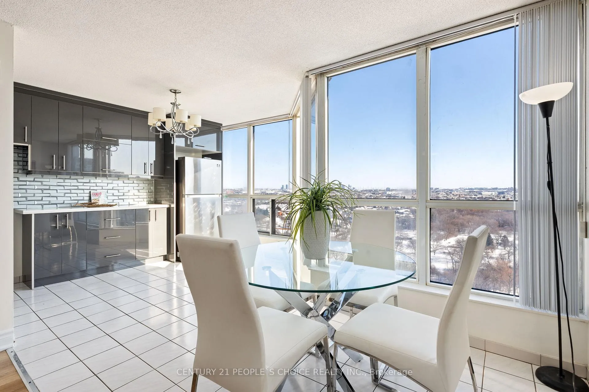Photo 10 of Unit 1605, 3 Rowntree Road, Etobicoke, Mount Olive-Silverstone-Jamestown — HOMEH