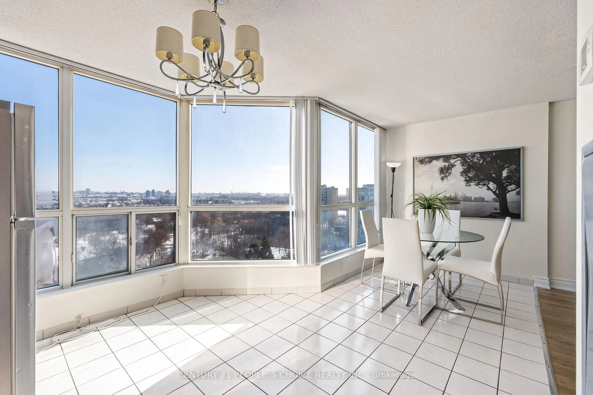 Photo 11 of Unit 1605, 3 Rowntree Road, Etobicoke, Mount Olive-Silverstone-Jamestown — HOMEH