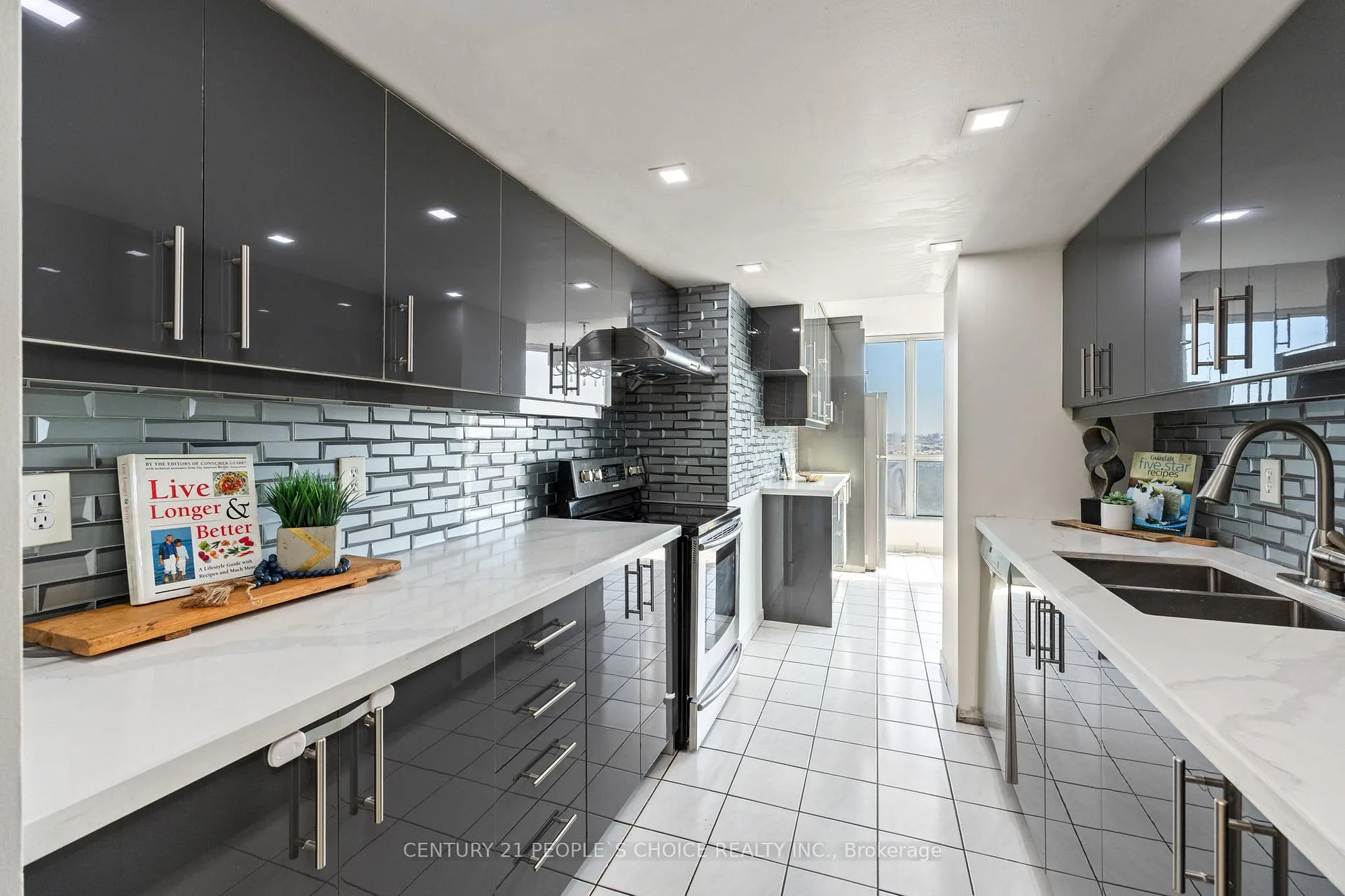 Photo 12 of Unit 1605, 3 Rowntree Road, Etobicoke, Mount Olive-Silverstone-Jamestown — HOMEH