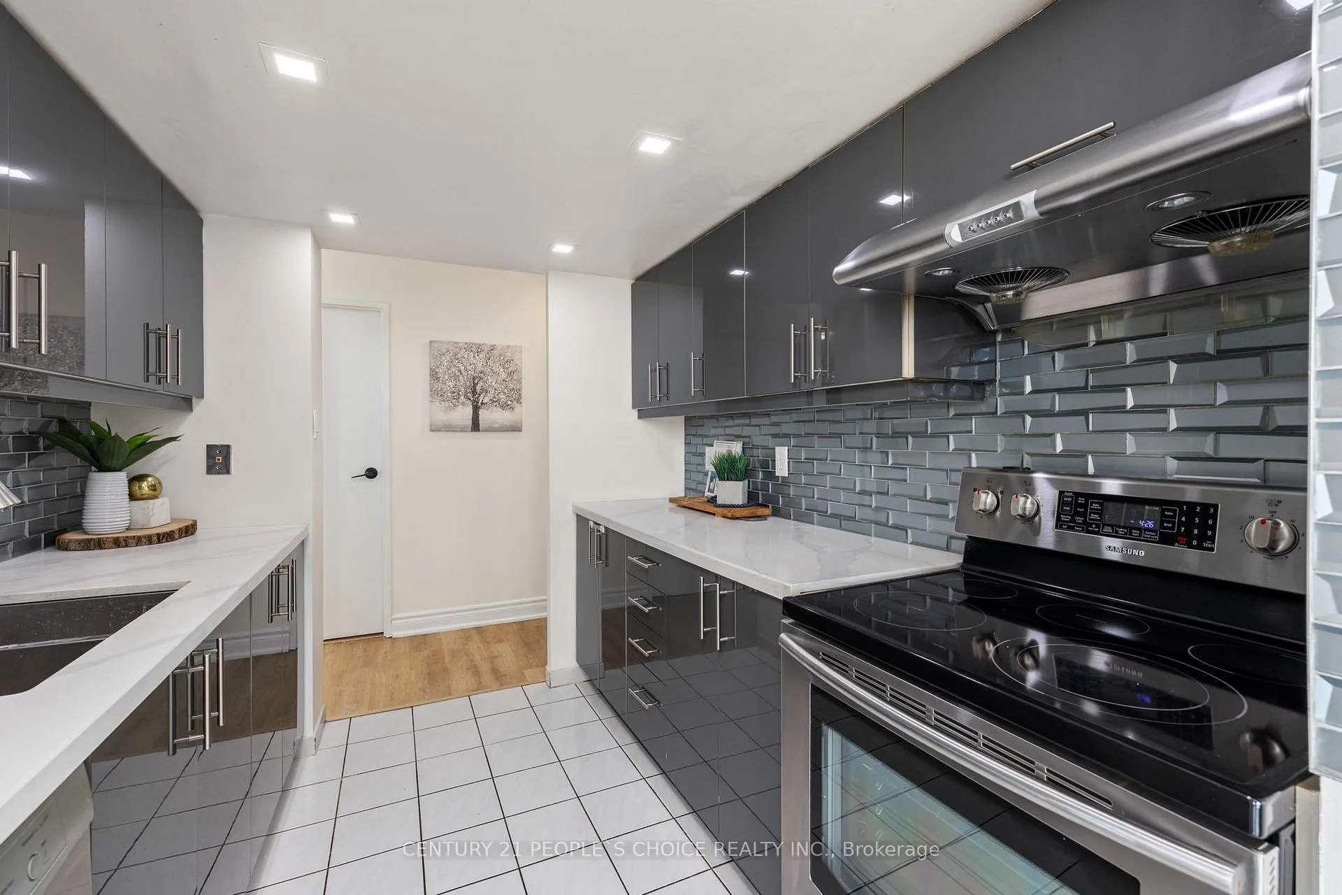 Photo 14 of Unit 1605, 3 Rowntree Road, Etobicoke, Mount Olive-Silverstone-Jamestown — HOMEH