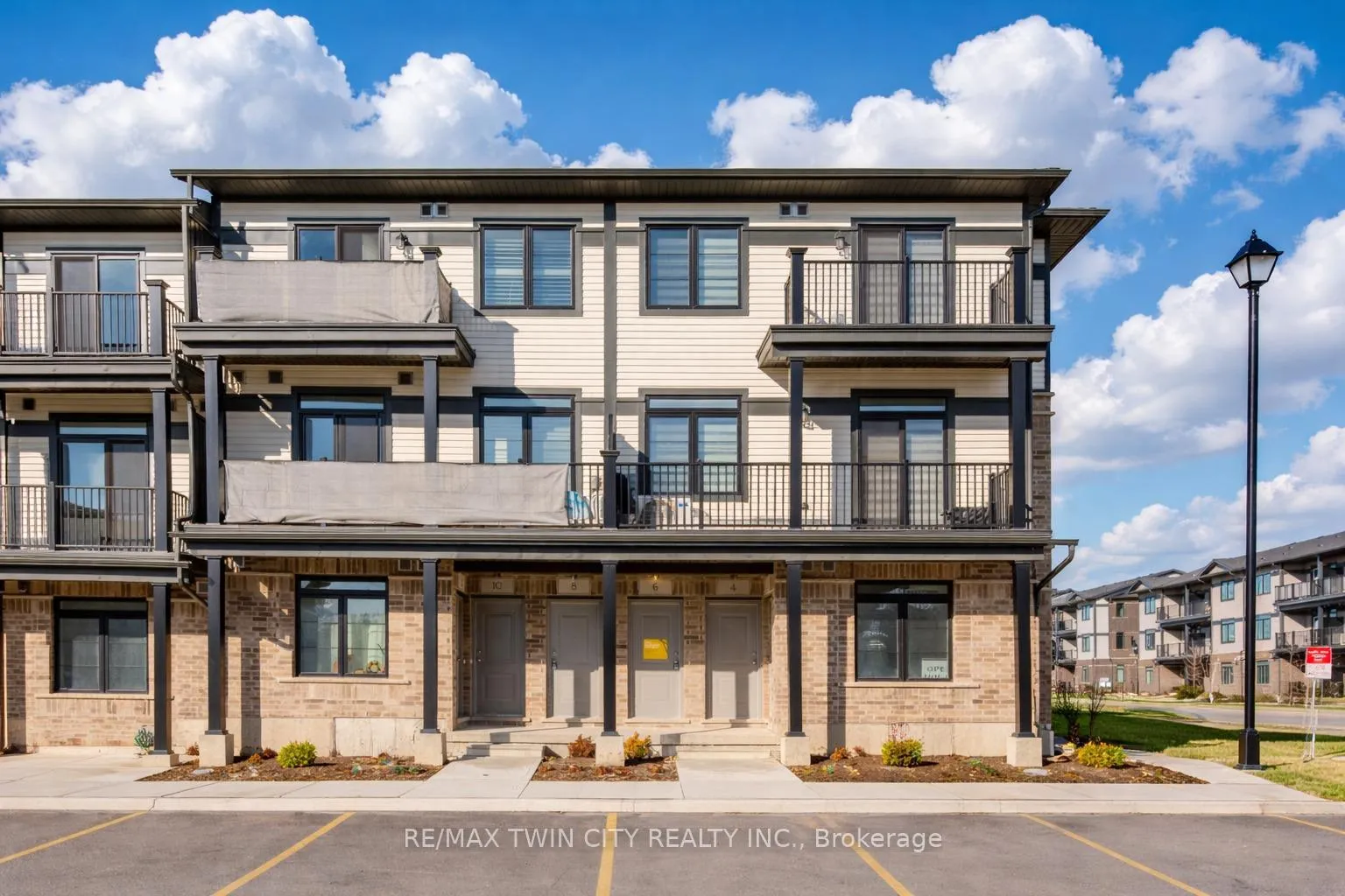 Photo 1 of 6 Lomond Lane, Kitchener — HOMEH