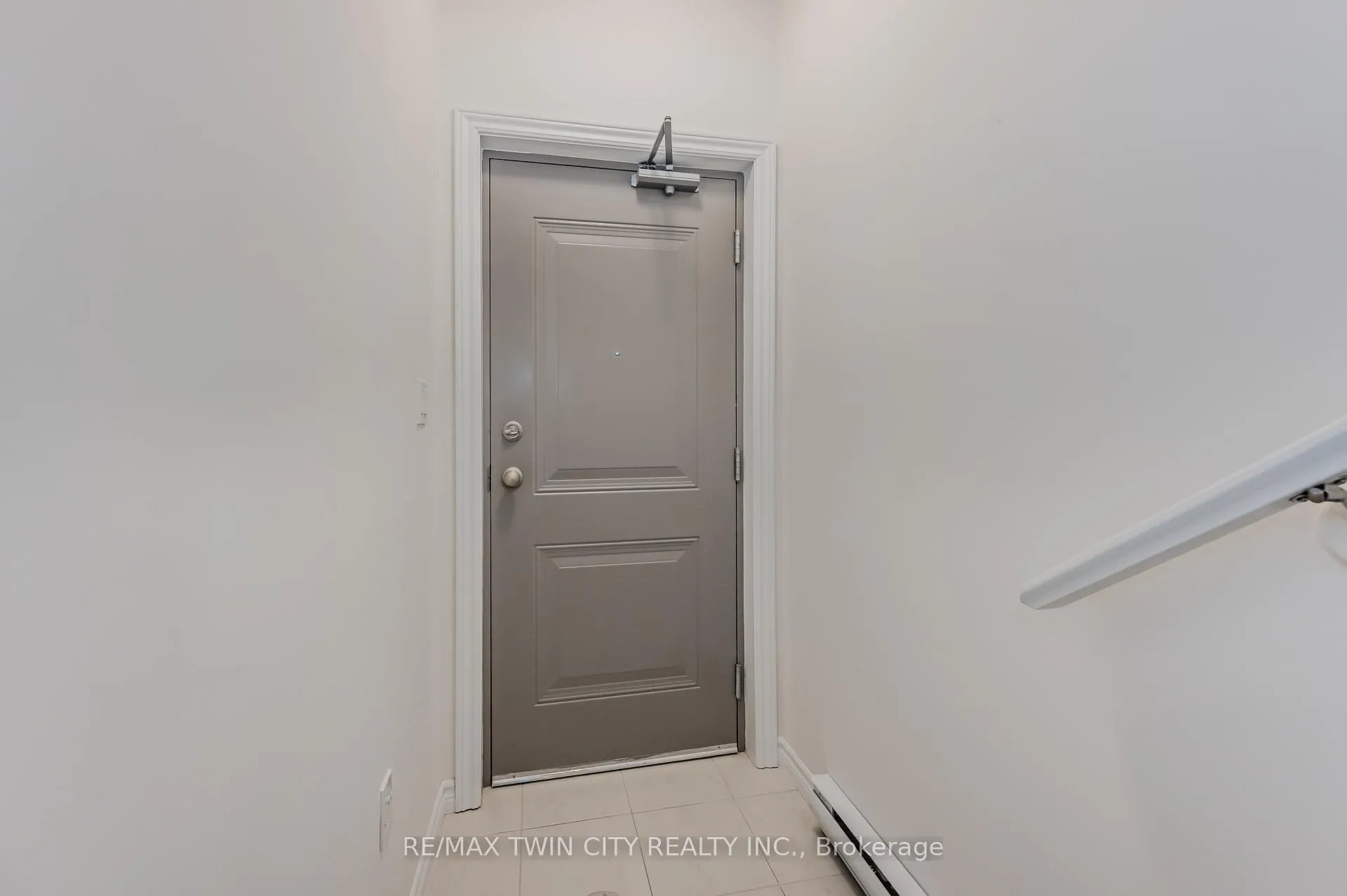 Photo 3 of 6 Lomond Lane, Kitchener — HOMEH