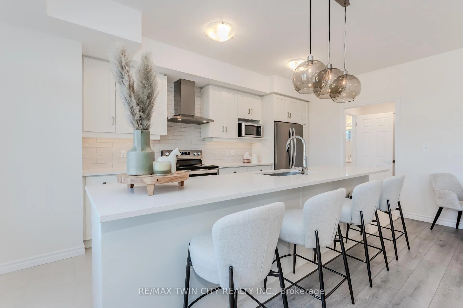 Photo 11 of 6 Lomond Lane, Kitchener — HOMEH