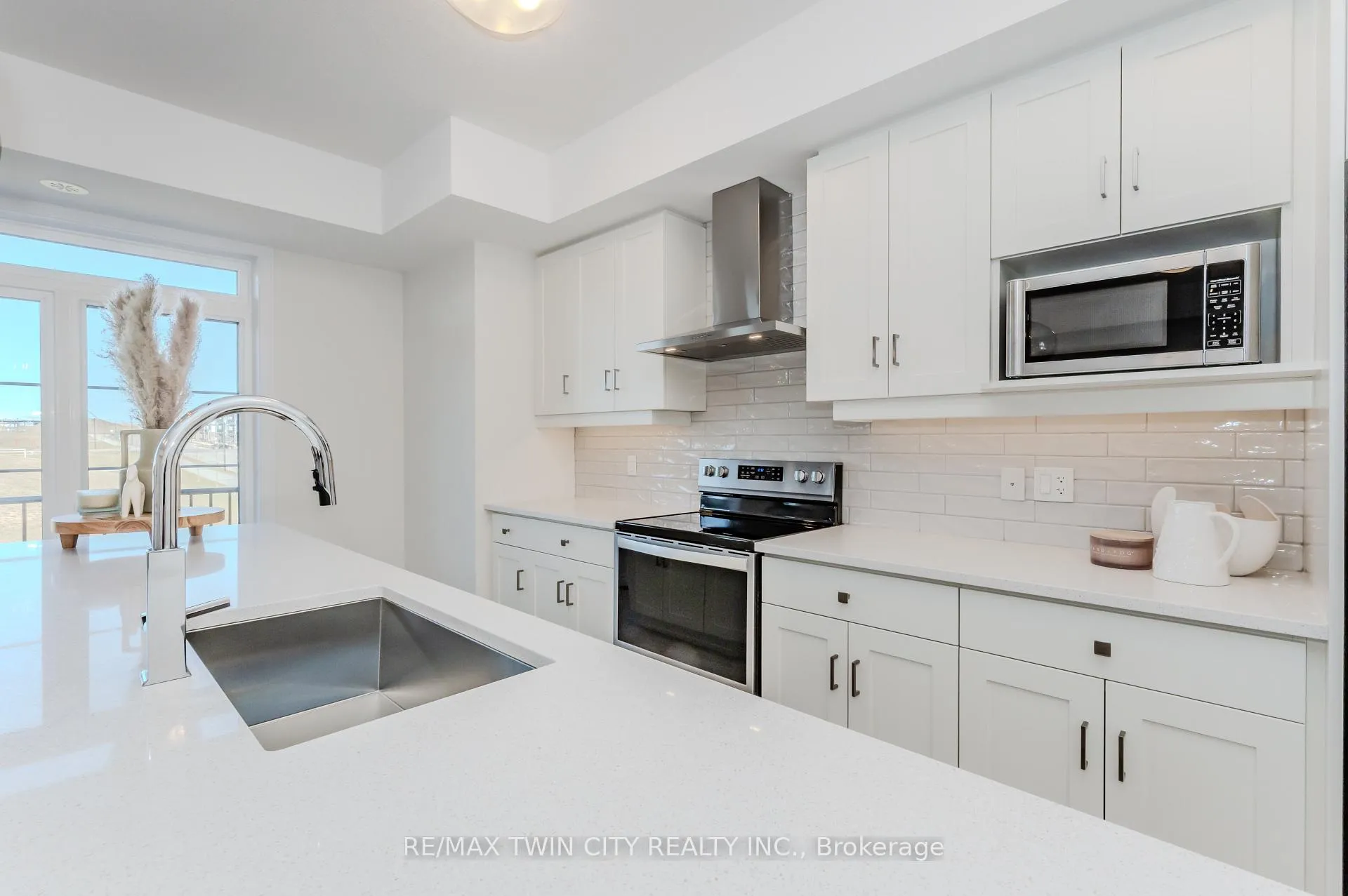 Photo 12 of 6 Lomond Lane, Kitchener — HOMEH