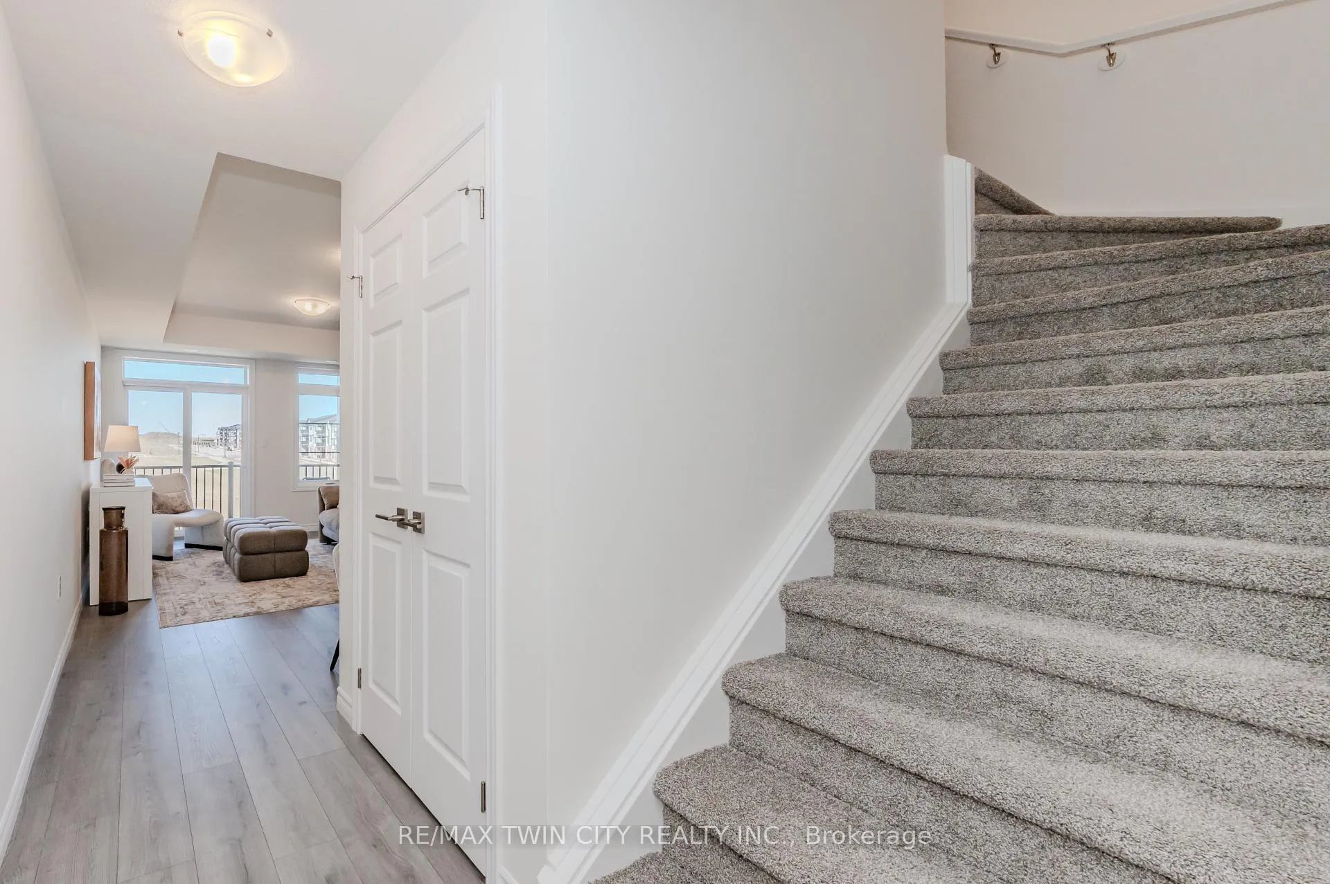 Photo 25 of 6 Lomond Lane, Kitchener — HOMEH