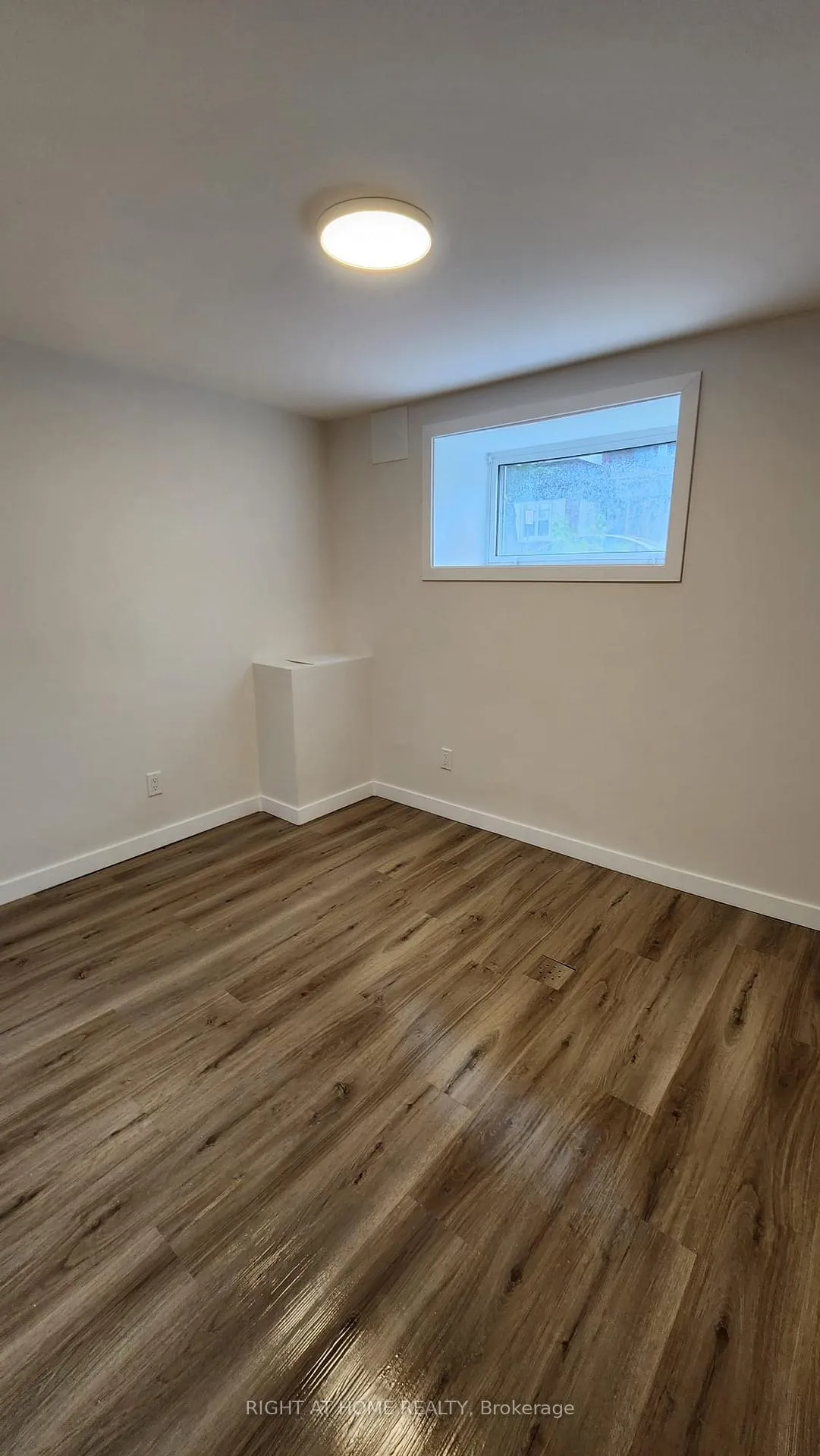 Photo 9 of Unit 4, 30 Stirton Street, Hamilton, Gibson — HOMEH