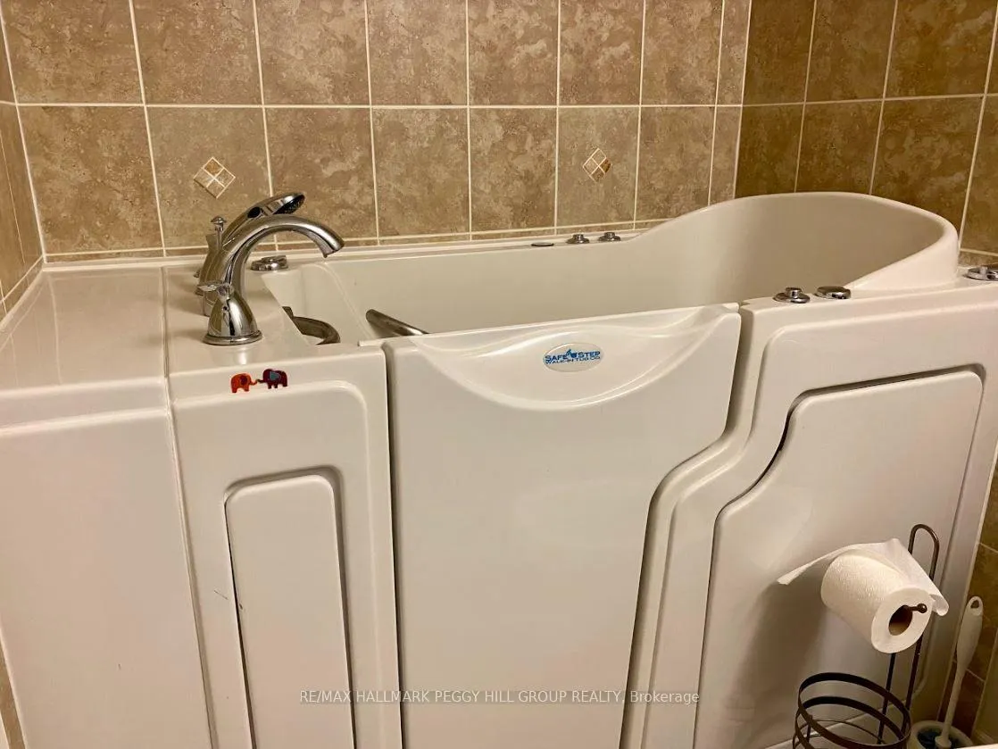 Photo 10 of Unit 405, 45 Ferndale Drive S, Barrie, Ardagh — HOMEH