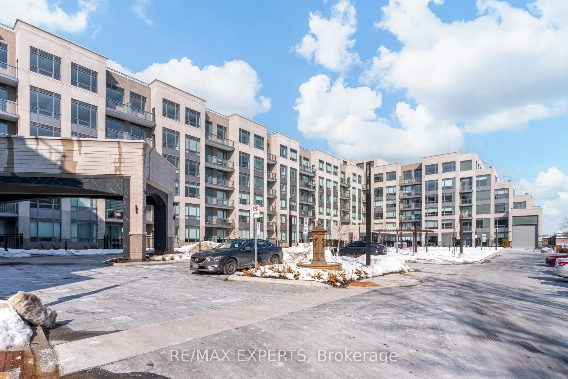 Photo 4 of Unit 336, 2075 King Road, King, King City — HOMEH