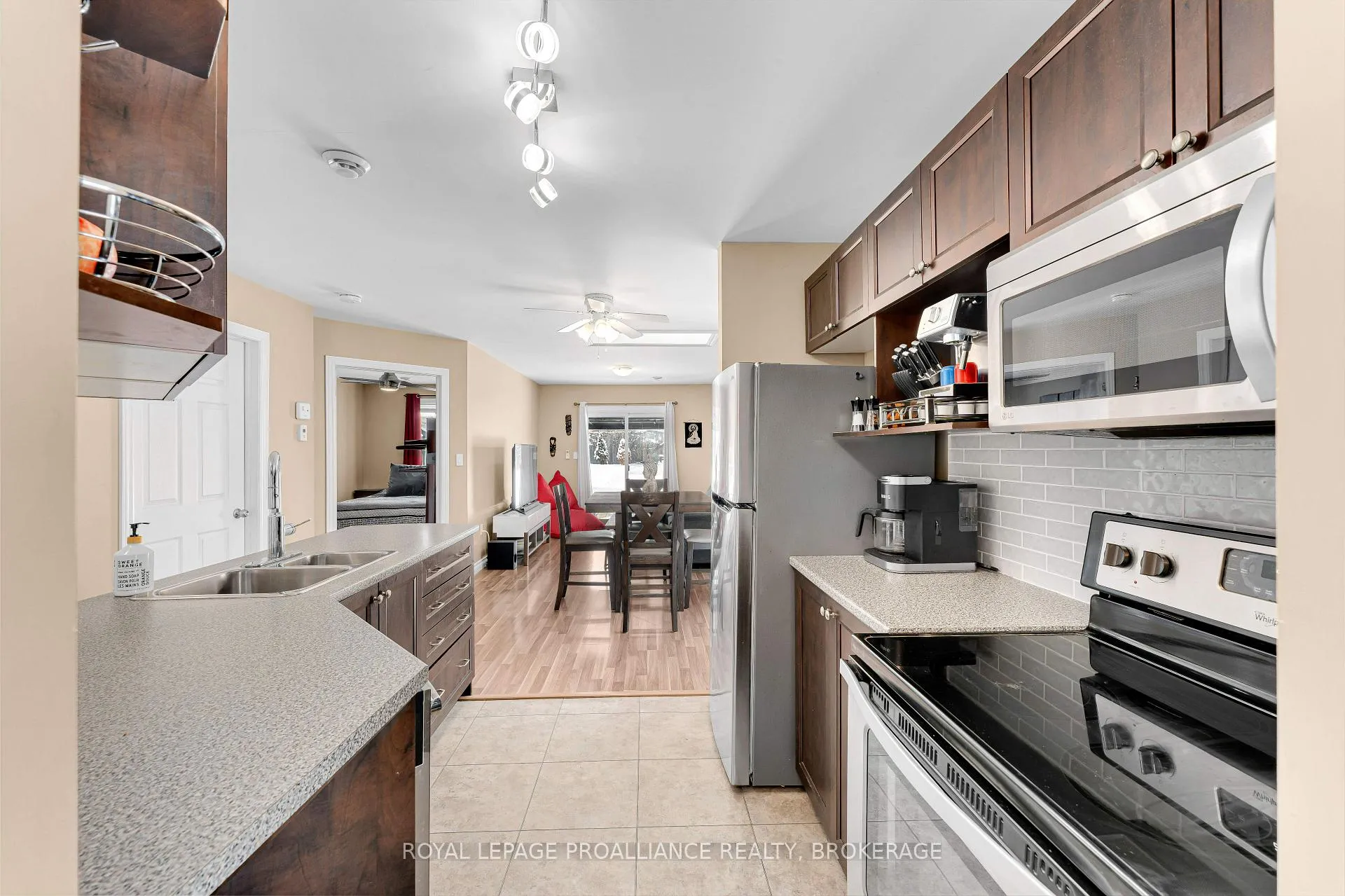 Photo 11 of 78 Butler Street, Kingston, Rideau — HOMEH