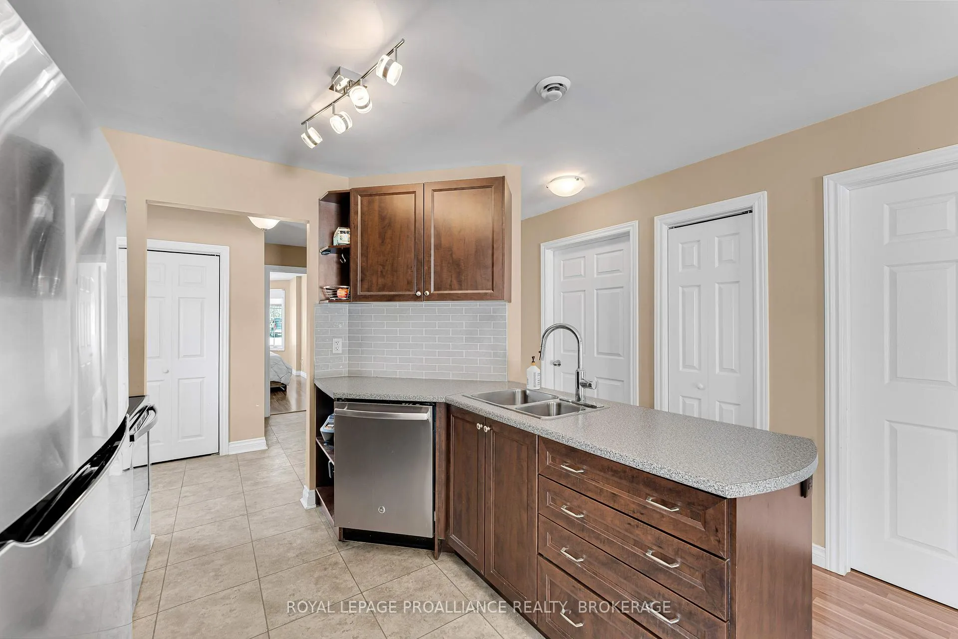Photo 13 of 78 Butler Street, Kingston, Rideau — HOMEH