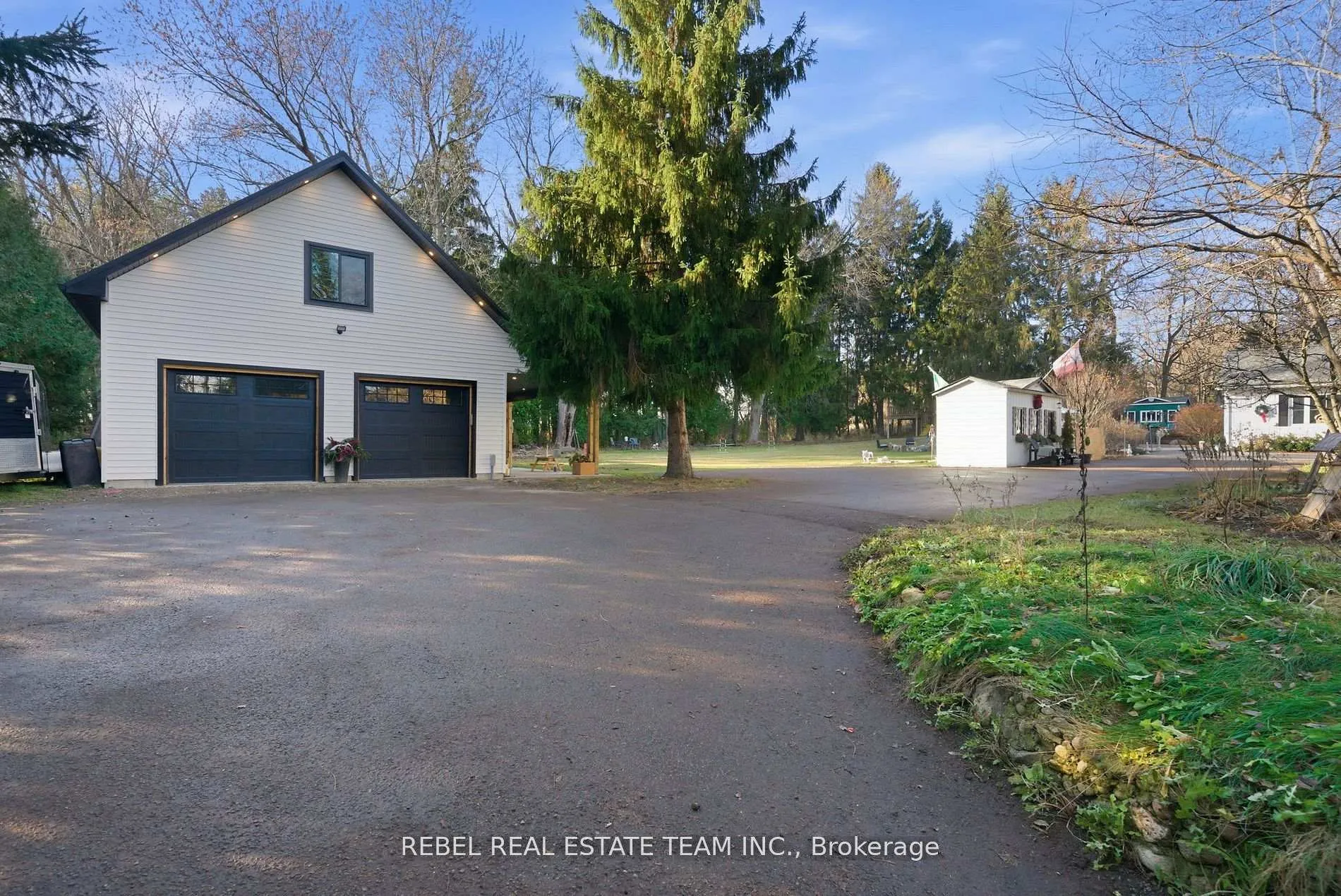 Photo 2 of 5462 Main Street, Clarington, Orono — HOMEH