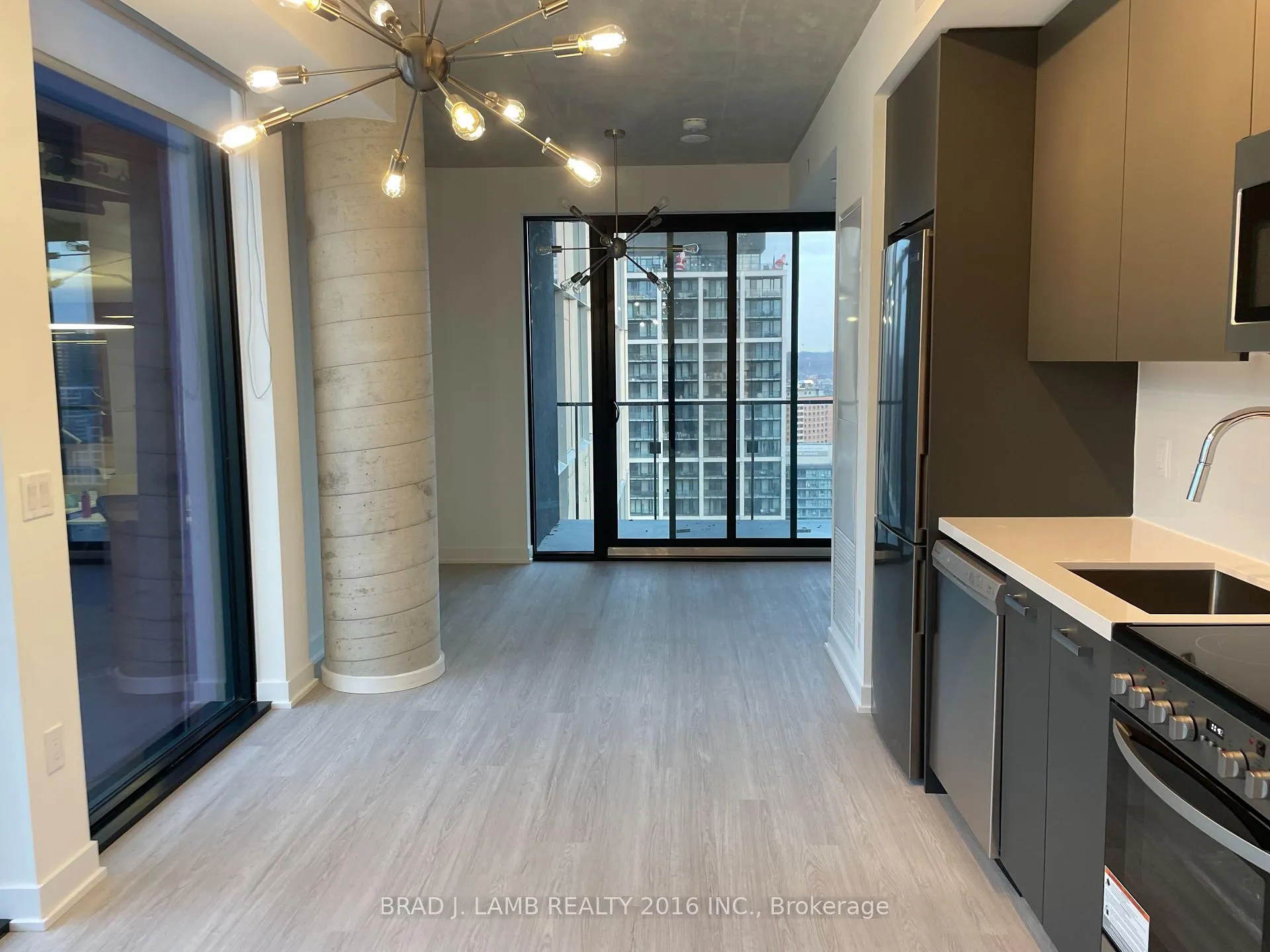 Photo 4 of Unit 2005, 284 King Street E, Toronto, Moss Park — HOMEH