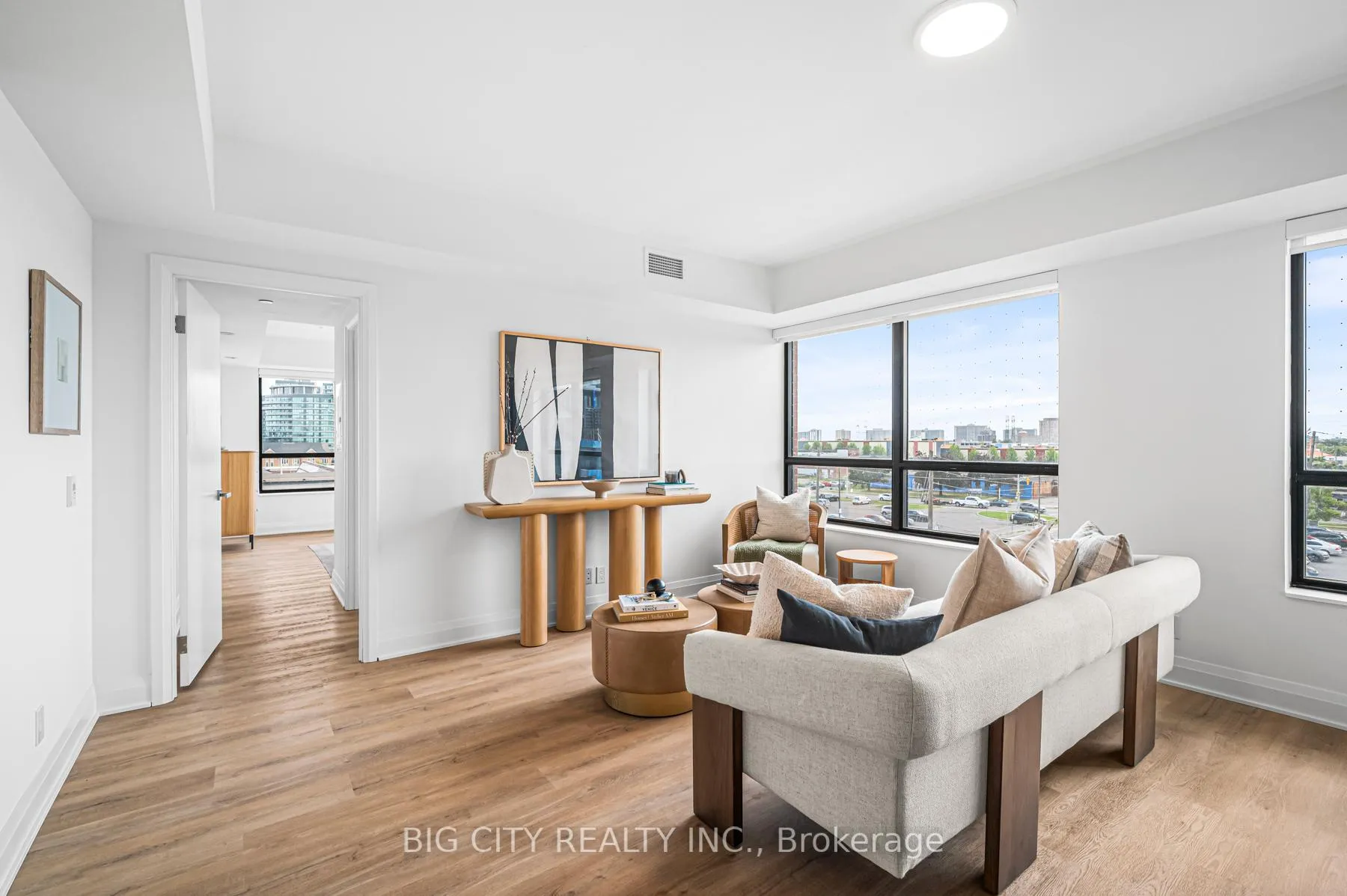 Photo 4 of Unit 317, 36 Brentcliffe Road, Toronto, Thorncliffe Park — HOMEH