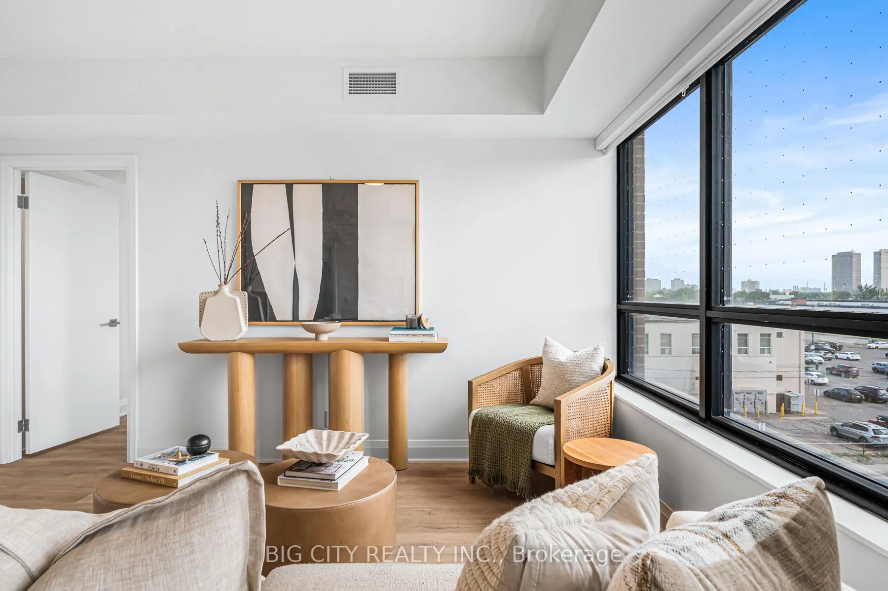 Photo 5 of Unit 317, 36 Brentcliffe Road, Toronto, Thorncliffe Park — HOMEH