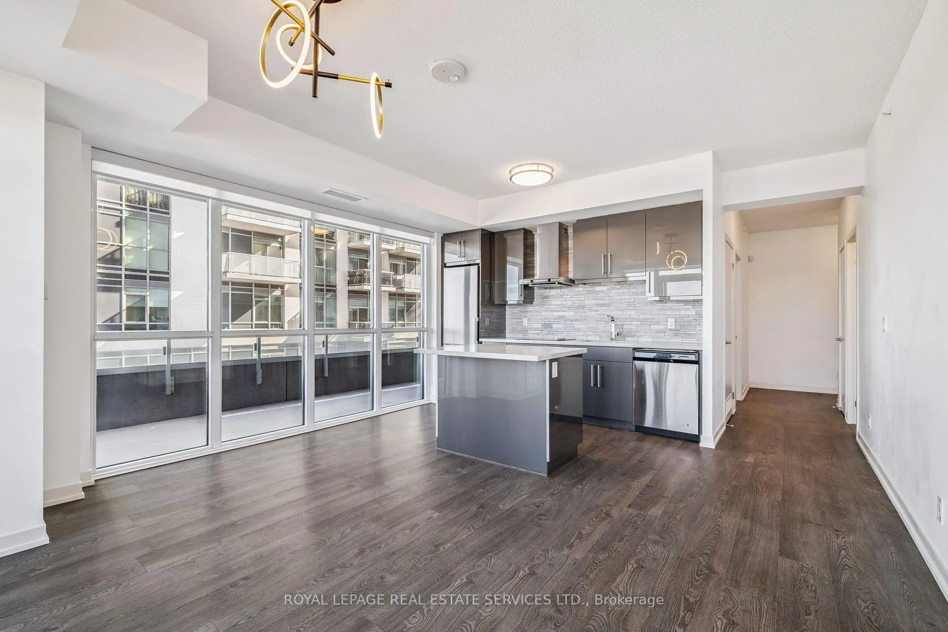 Photo 9 of Unit 1209, 2087 Fairview Street, Burlington, Freeman — HOMEH