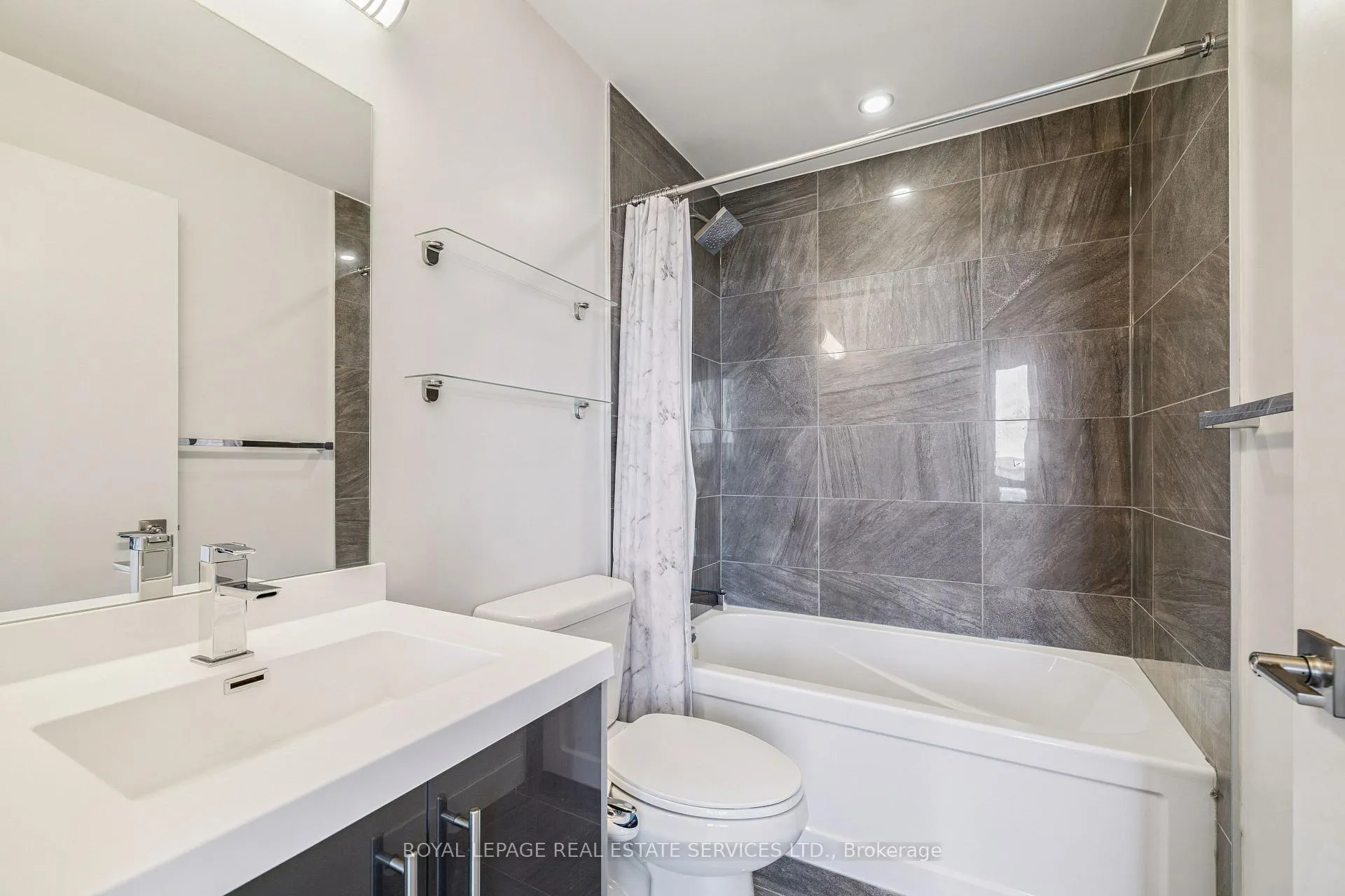 Photo 12 of Unit 1209, 2087 Fairview Street, Burlington, Freeman — HOMEH